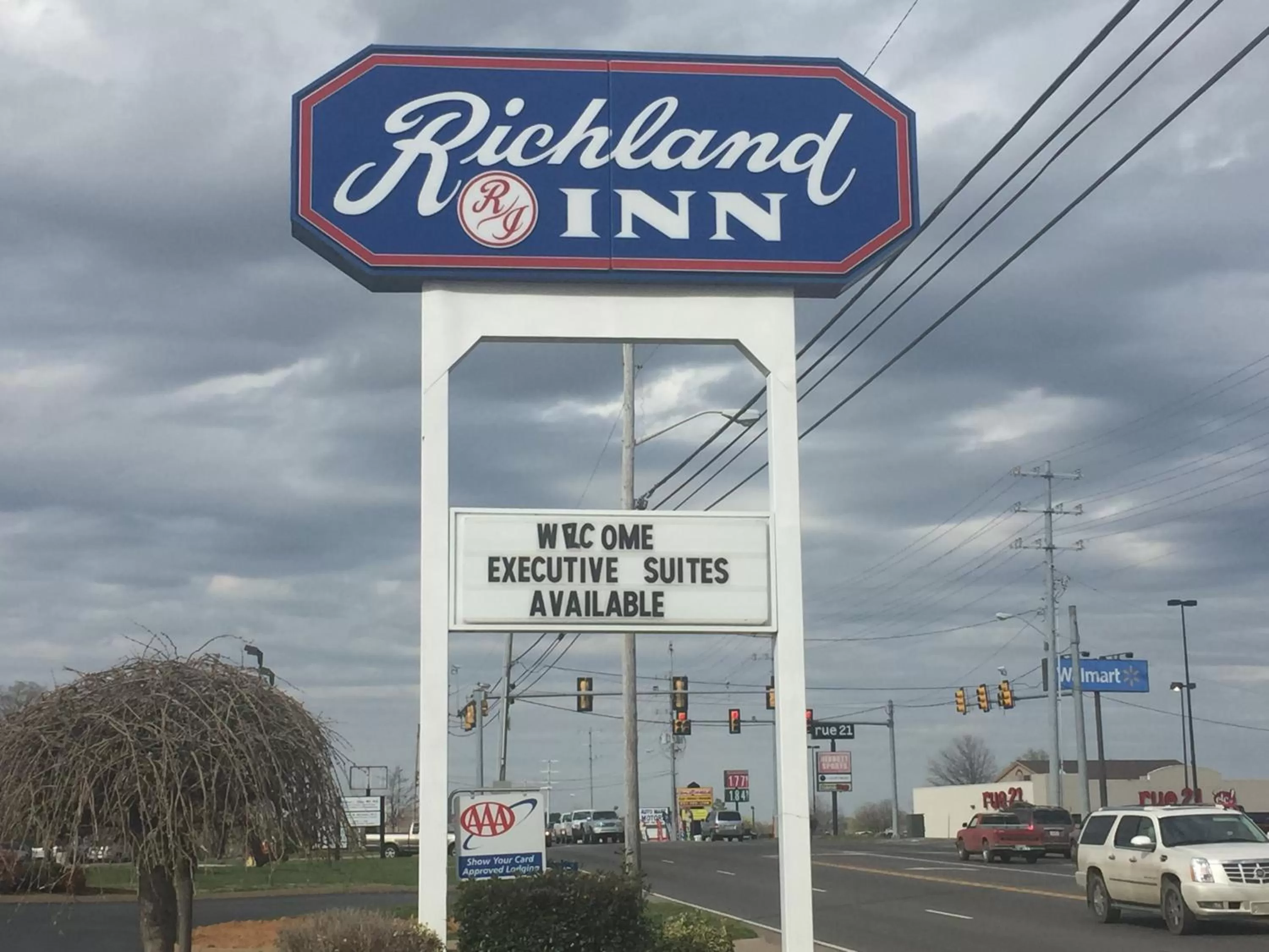 Property logo or sign in Richland Inn