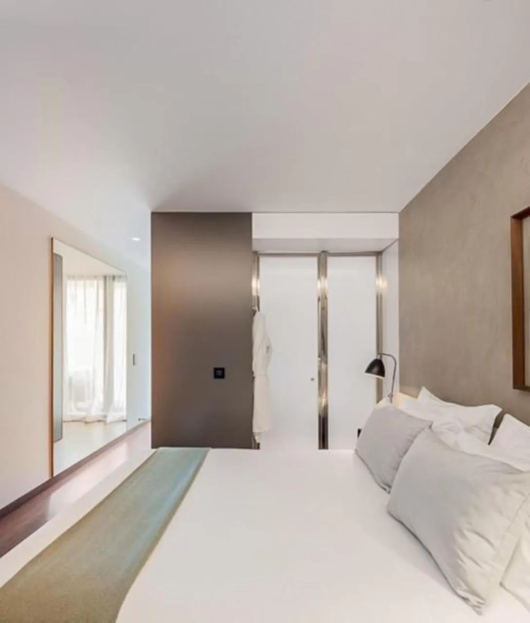 Toilet, Bed in Lux Lisboa Park