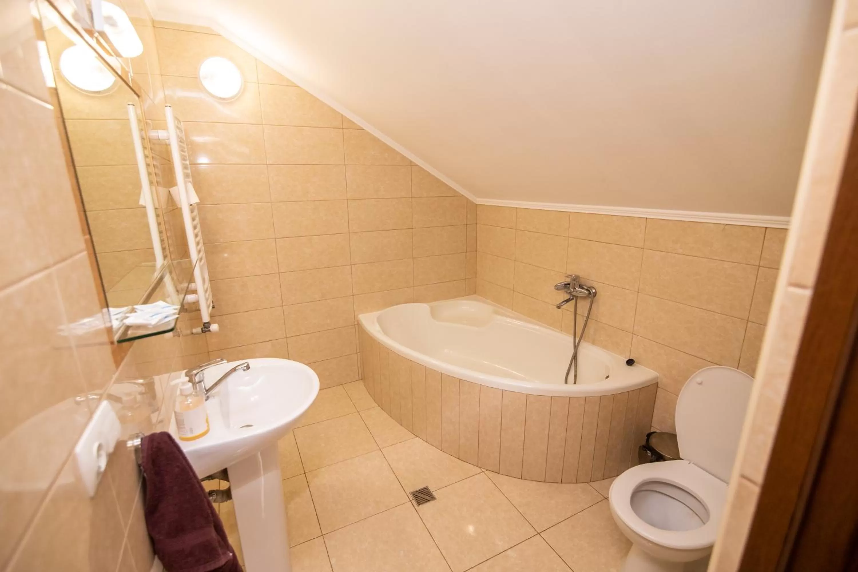 Bathroom in Praktik Hotel & Restaurant