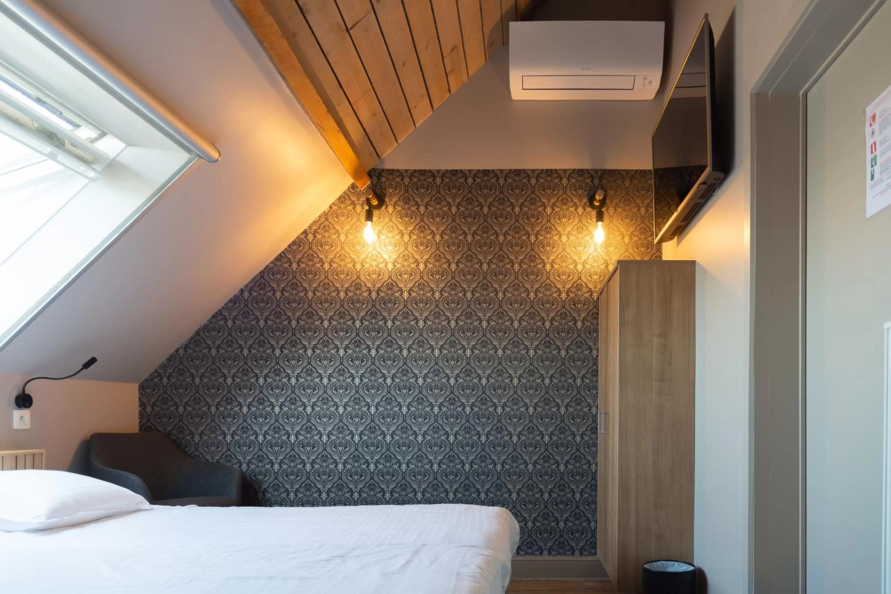 Bed in Oud Gemeentehuis