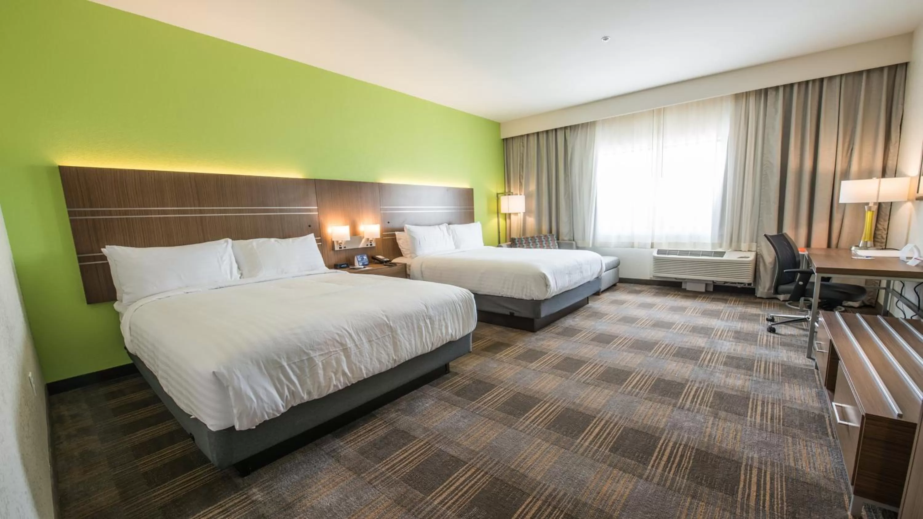 Photo of the whole room, Bed in Holiday Inn Express & Suites - Dripping Springs - Austin Area by IHG