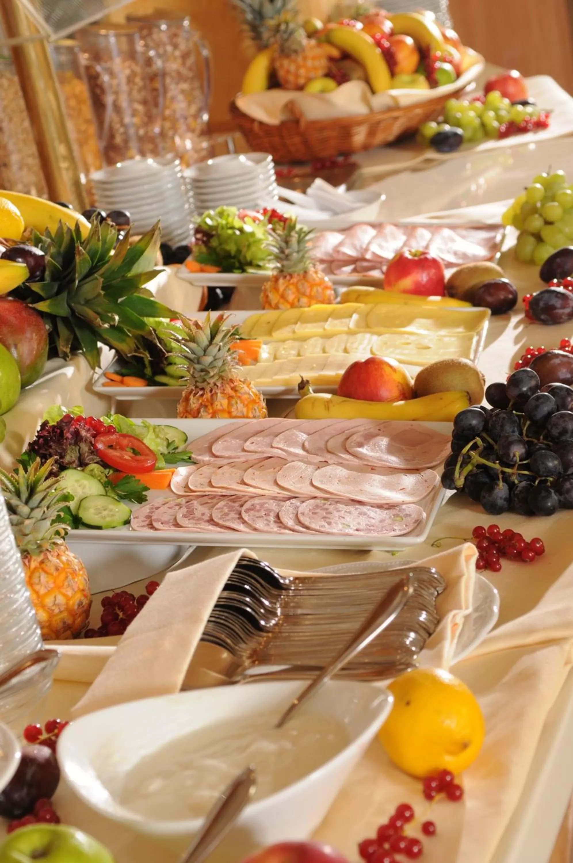 Restaurant/places to eat in PLAZA INN Leonberg