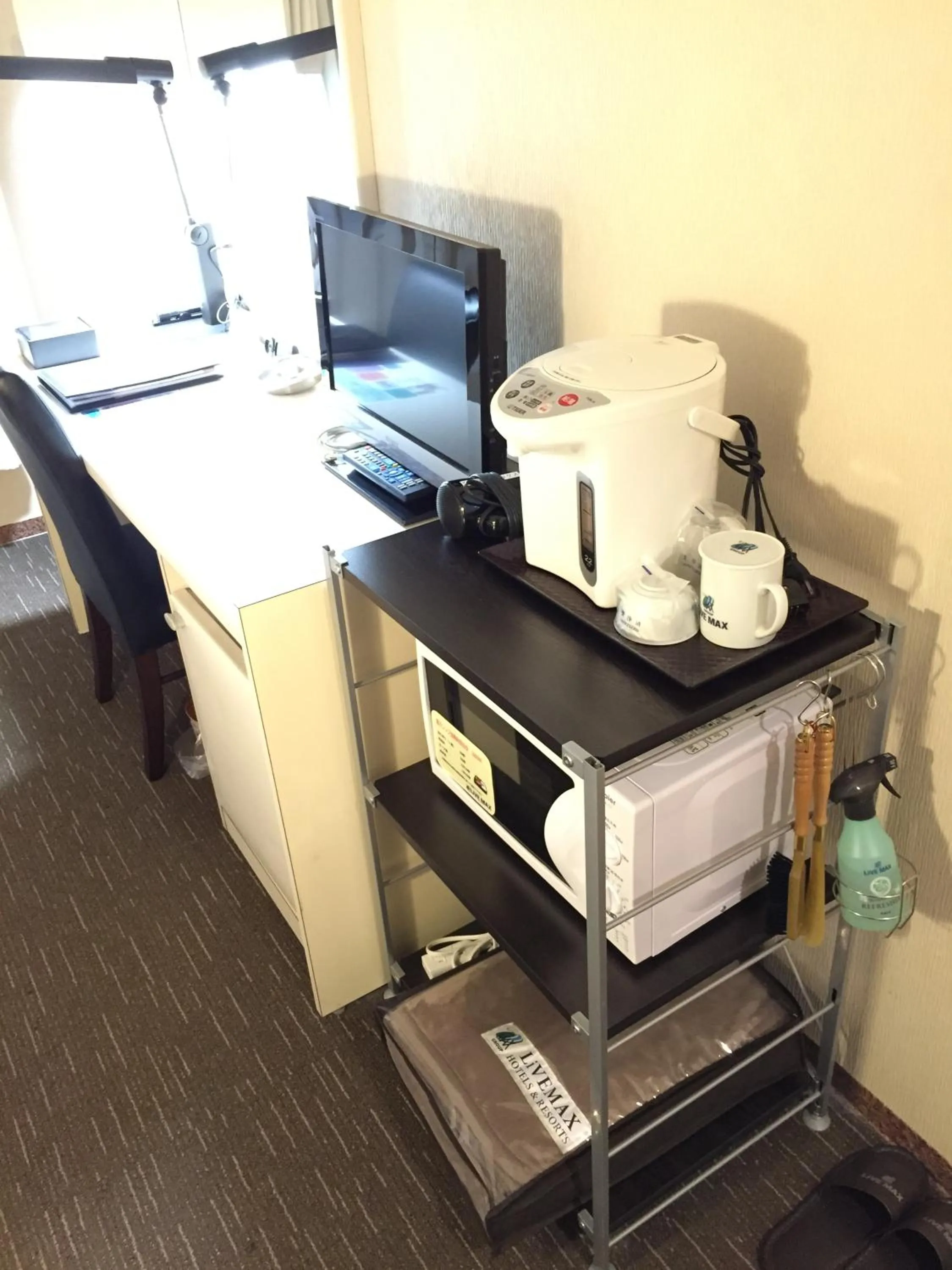 TV and multimedia in HOTEL LiVEMAX BUDGET Chofu-Ekimae