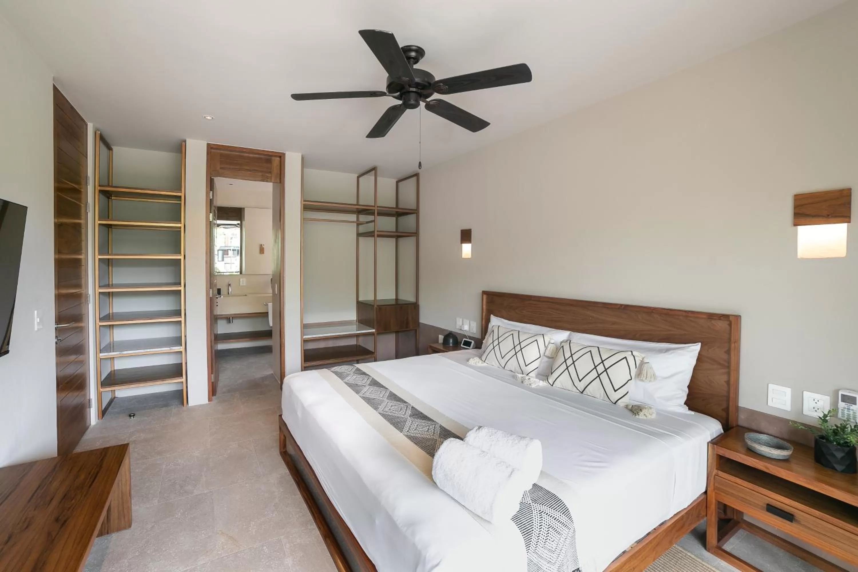 Bedroom, Bed in Zereno Tulum Beach Club Access