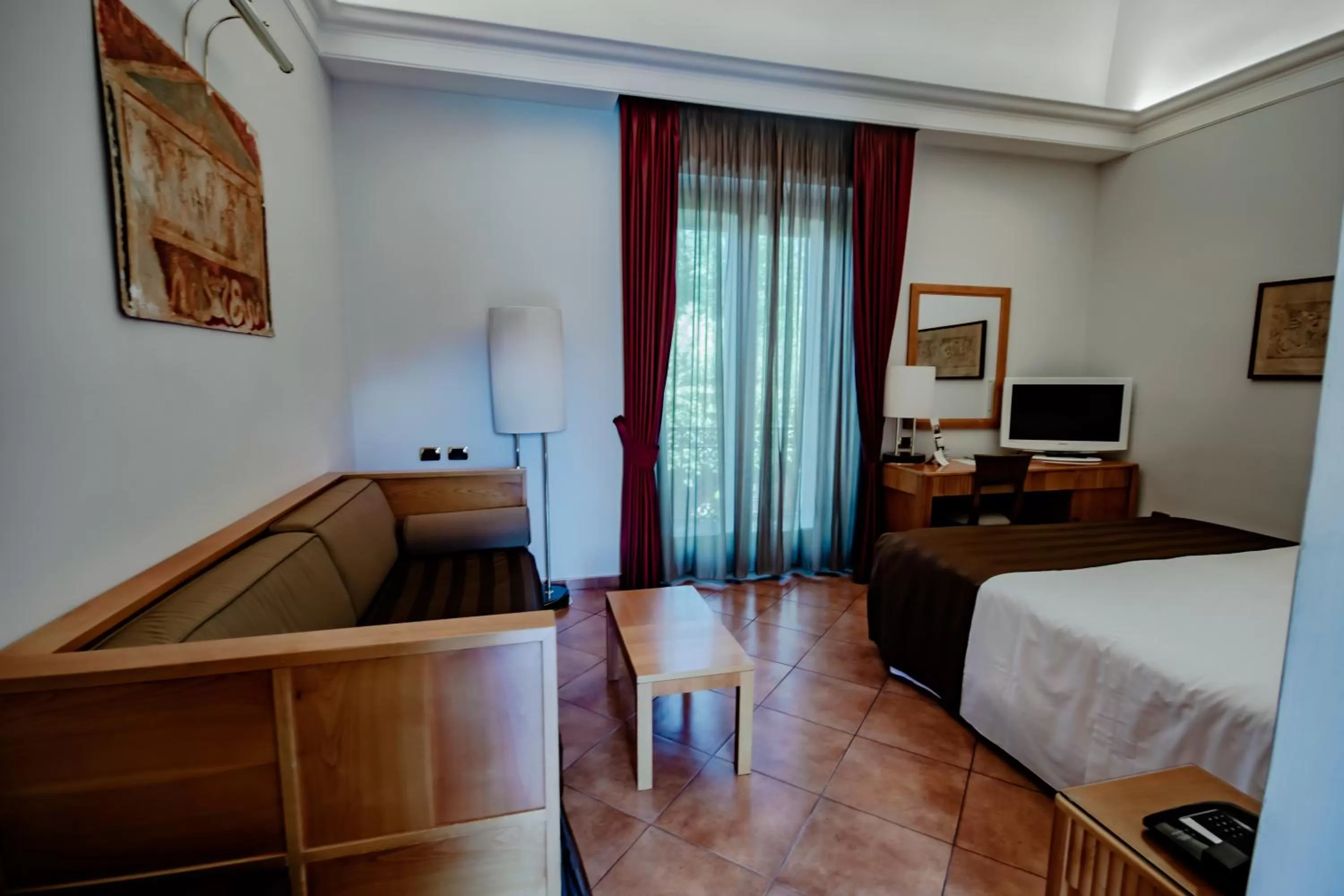 Photo of the whole room, Bed in Hotel Forum