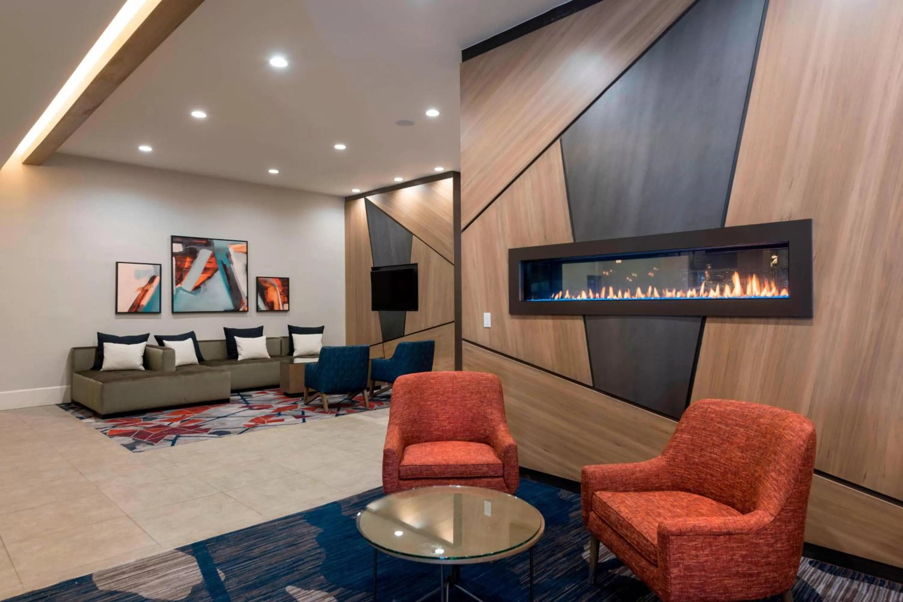 Lobby or reception in Delta Hotels by Marriott Grand Rapids Airport