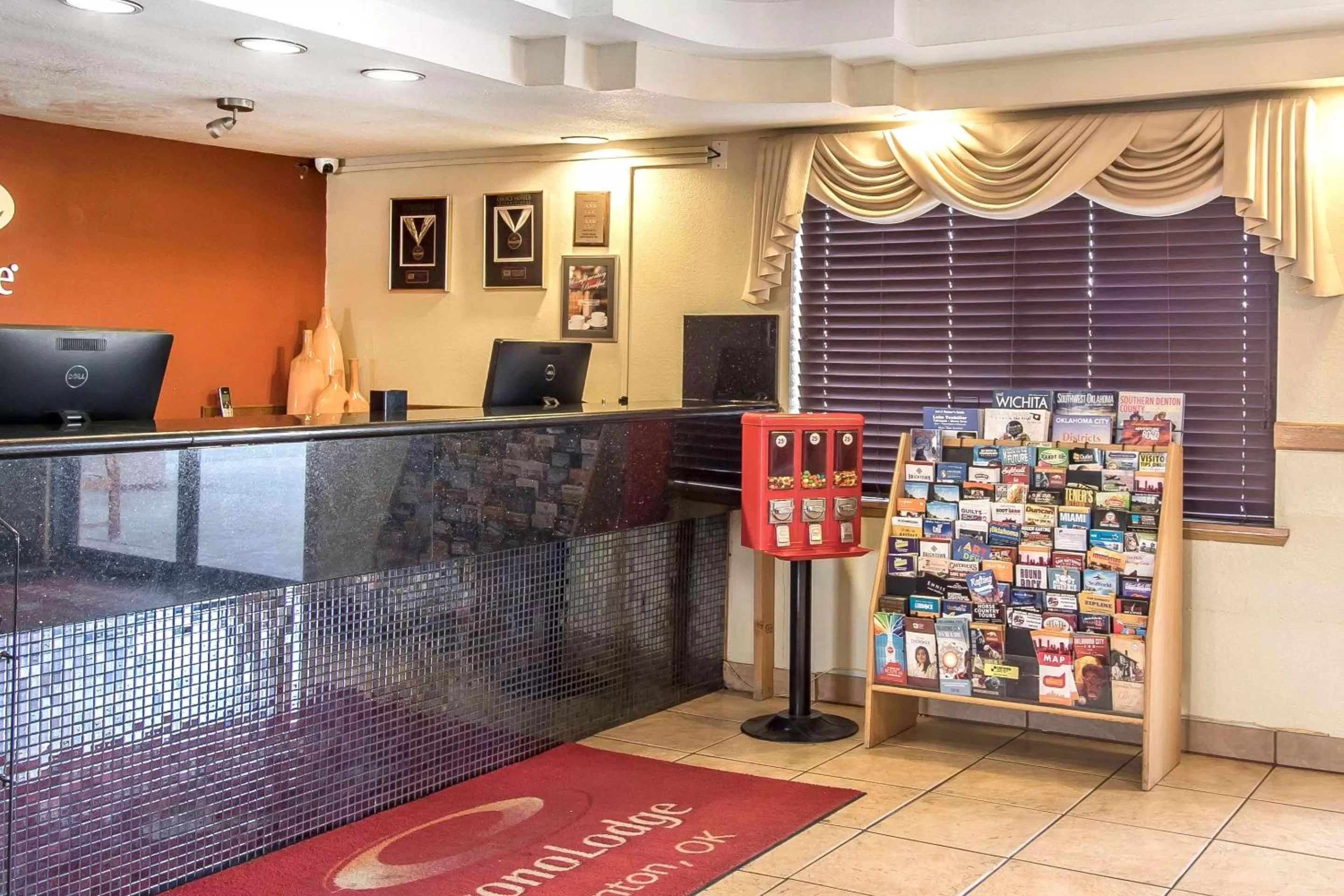 Lobby or reception, Lobby/Reception in Econo Lodge Inn & Suites Clinton