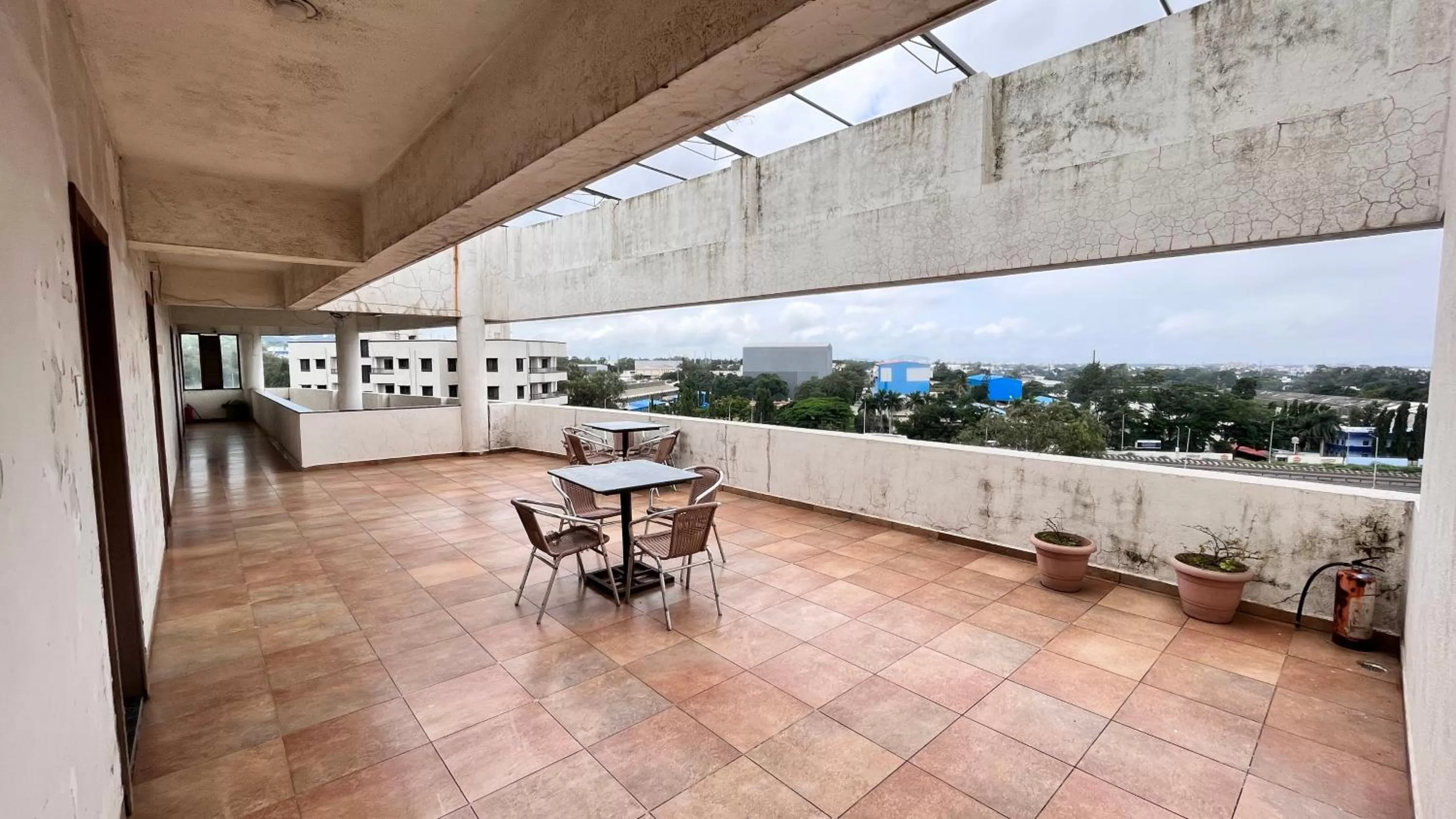 Patio in Hotel Sumanchandra Suites