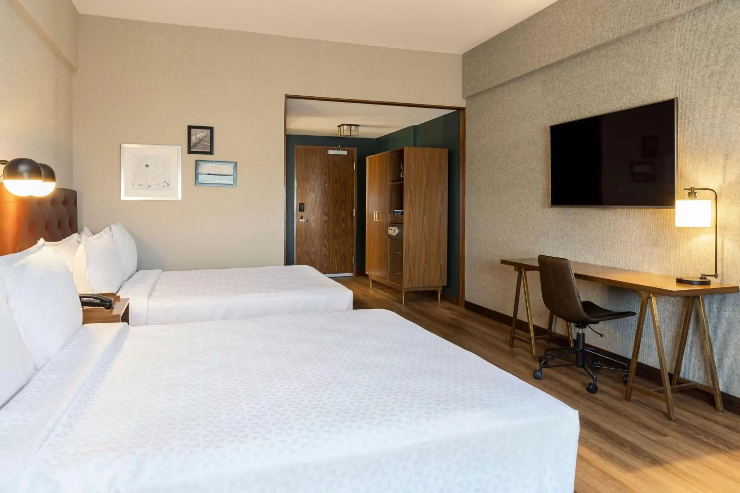 Premium Executive Room with Two Queen Beds in Four Points by Sheraton Monterrey Airport Premium Executive Room with Two Queen Beds in Four Points by Sheraton Monterrey Airport