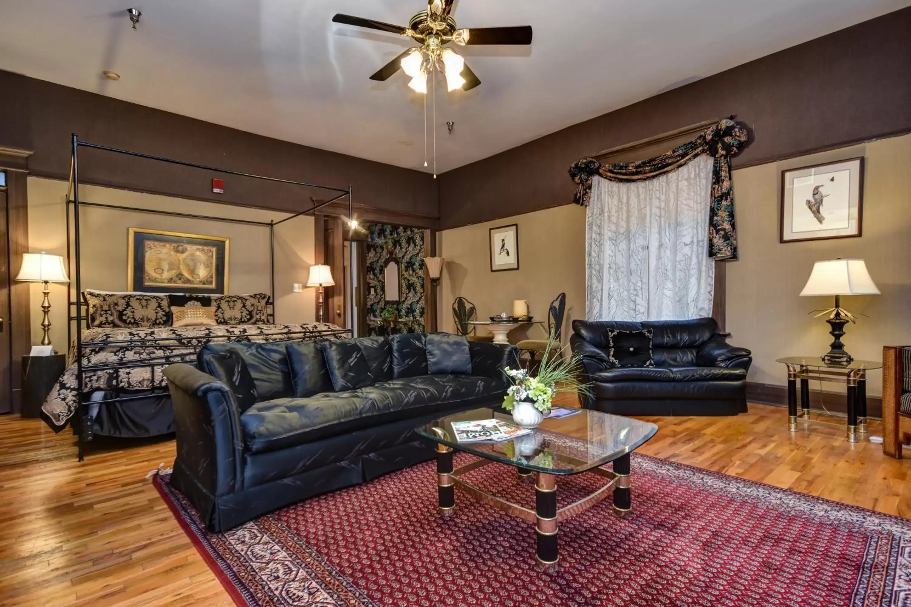 King Suite in The Mansion at Elfindale King Suite in The Mansion at Elfindale