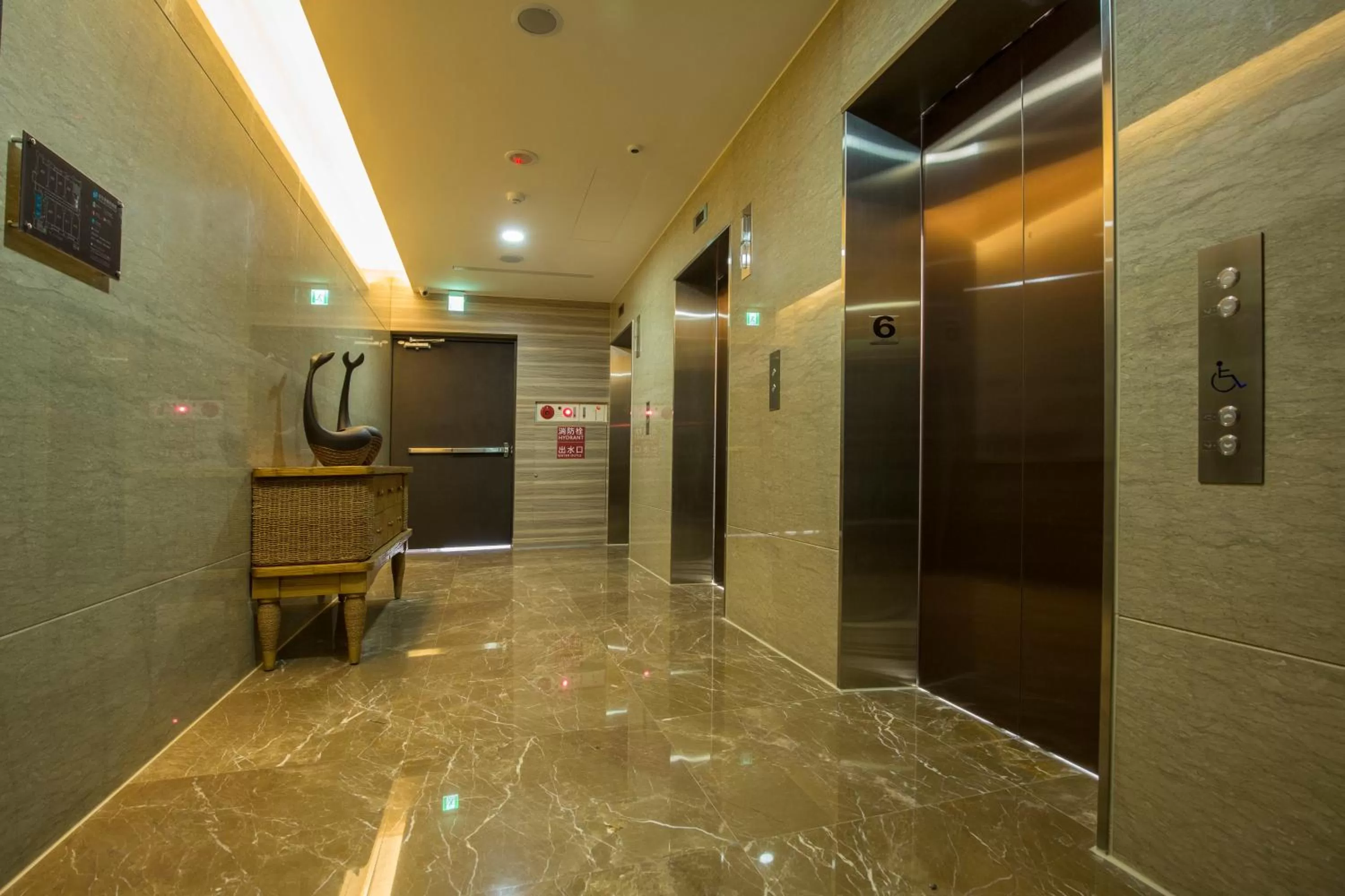 Decorative detail in Darlon Hotel