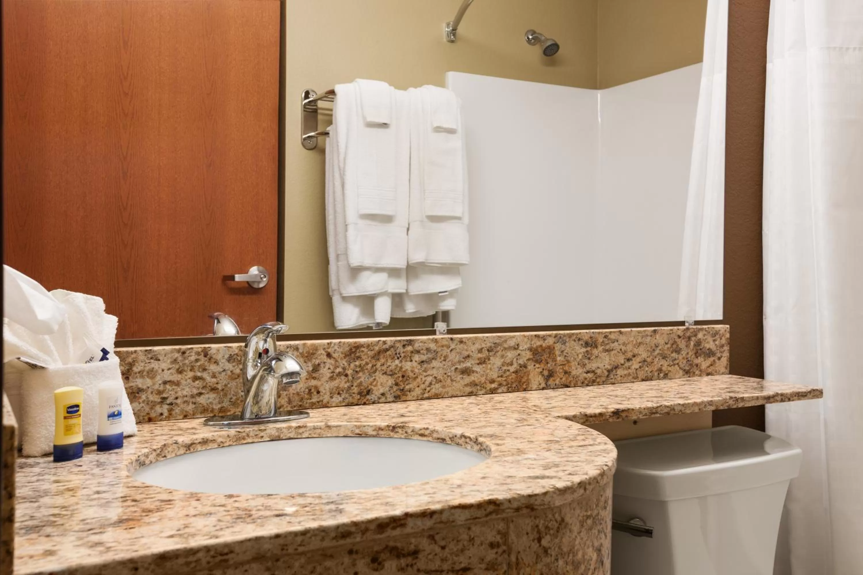 Bathroom in Microtel Inn & Suites by Wyndham Kenedy Karnes City