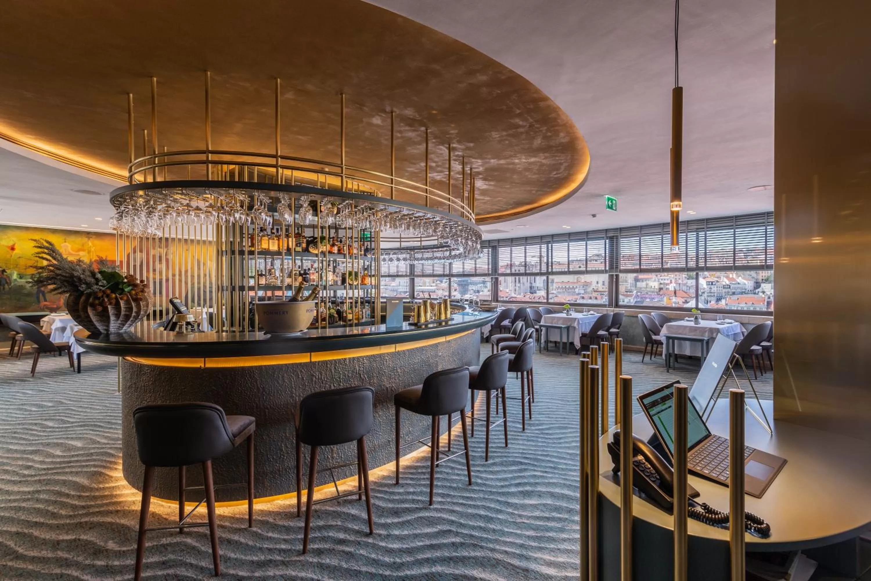 Lunch in Hotel Mundial