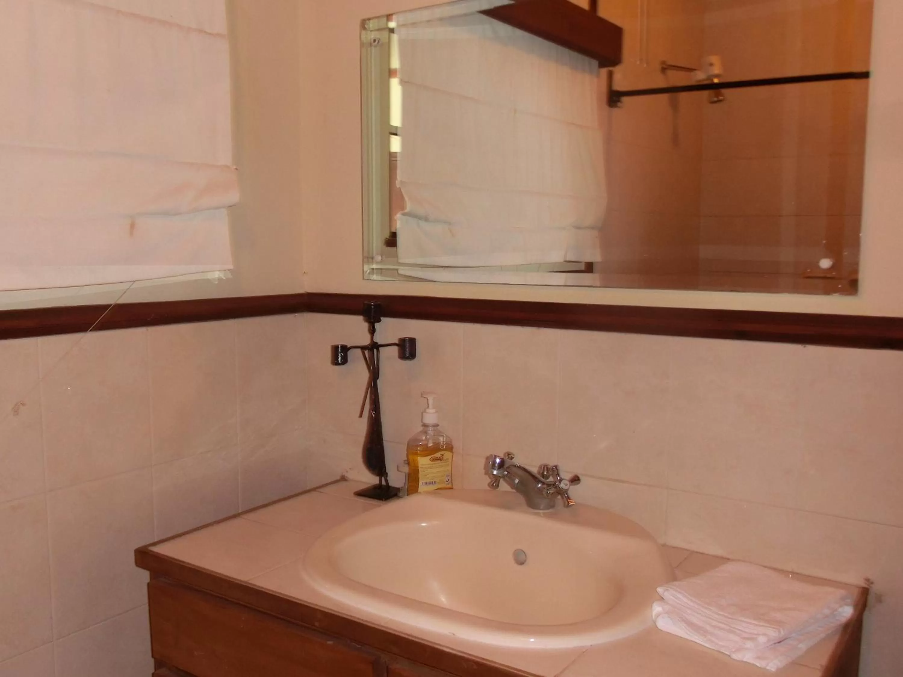 Bathroom in Mwanzo Lodge