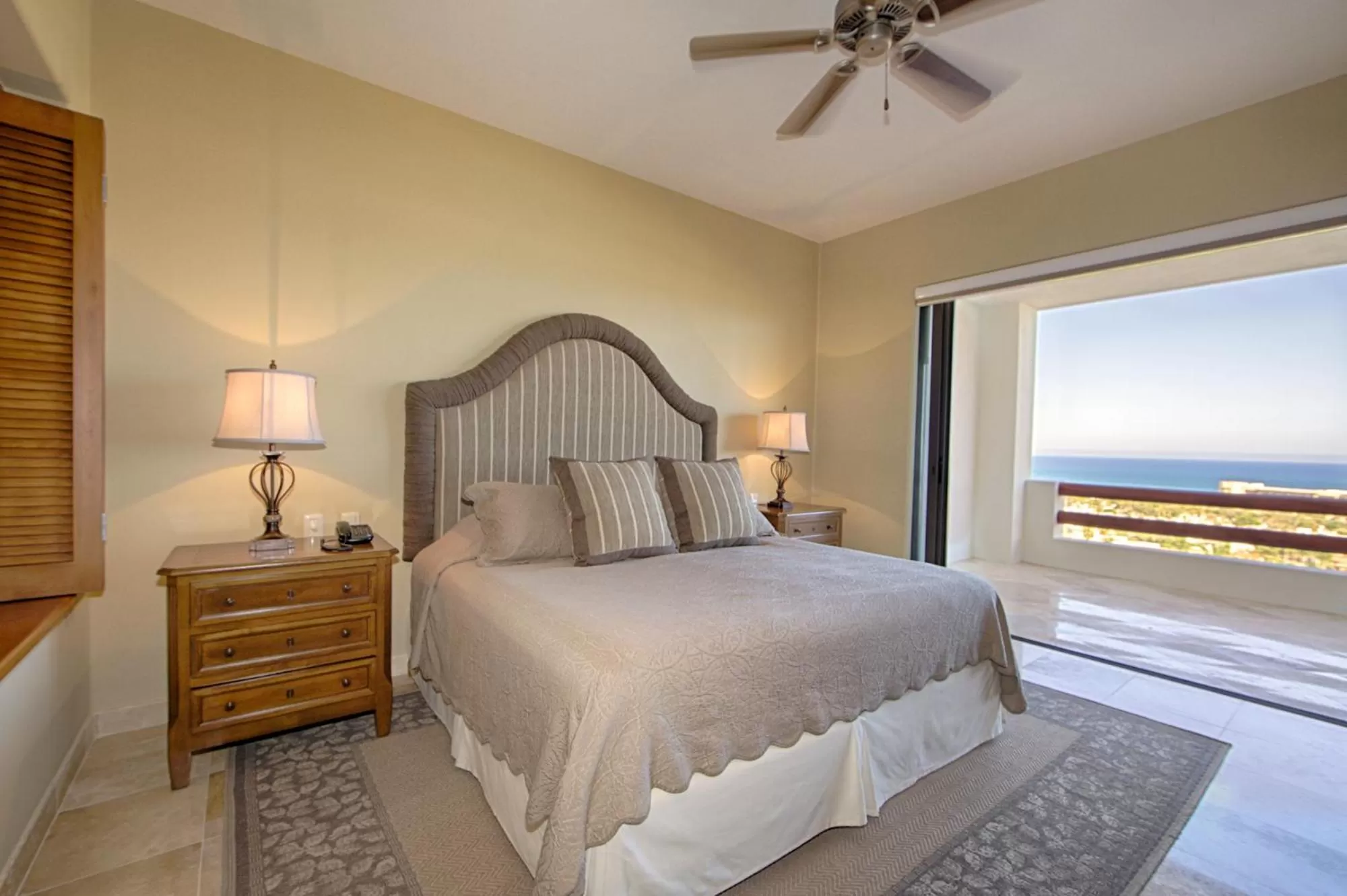 Bed in Alegranza Luxury Resort - All Master Suite