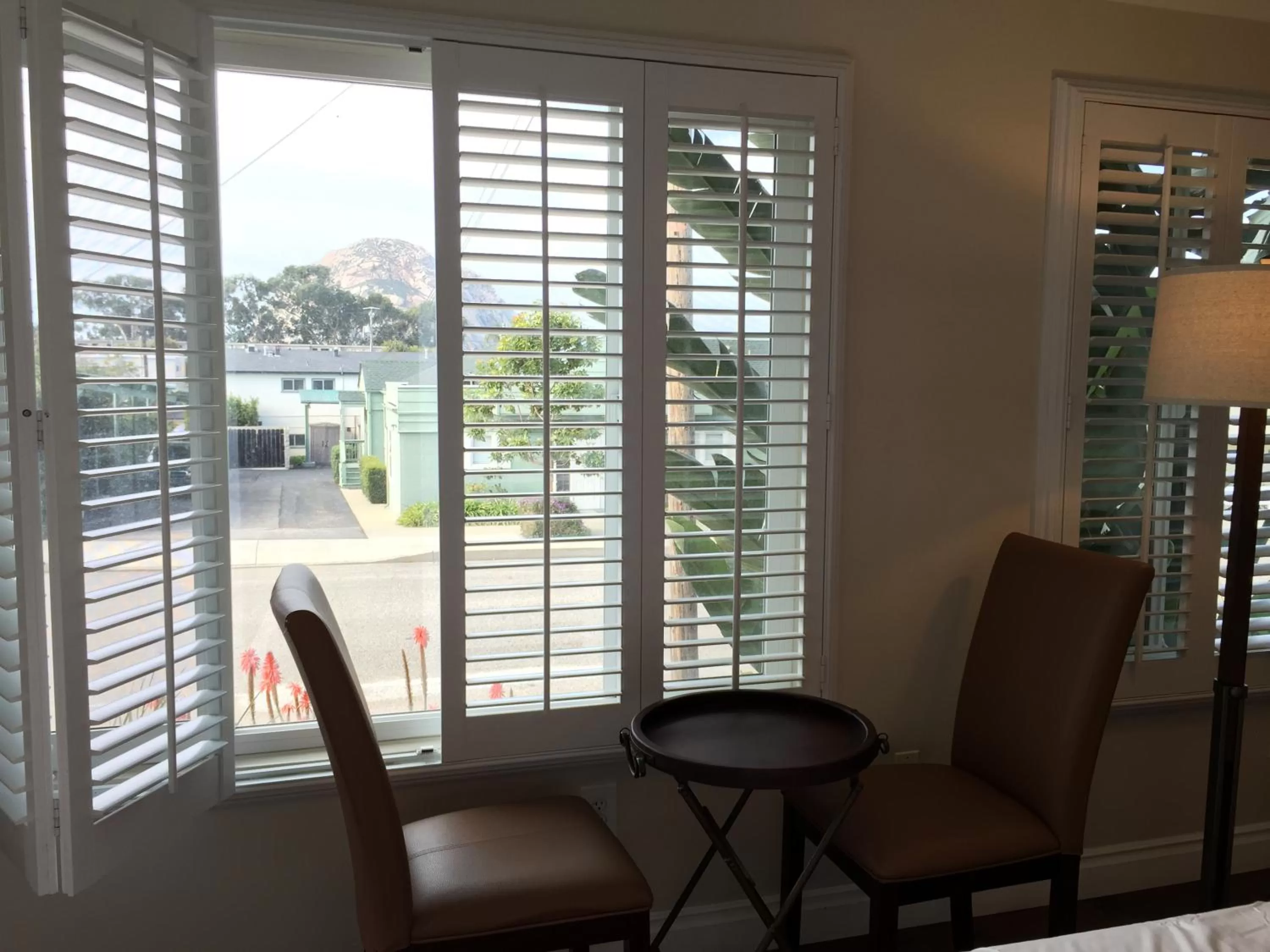 Seating area in Beach Bungalow Inn and Suites