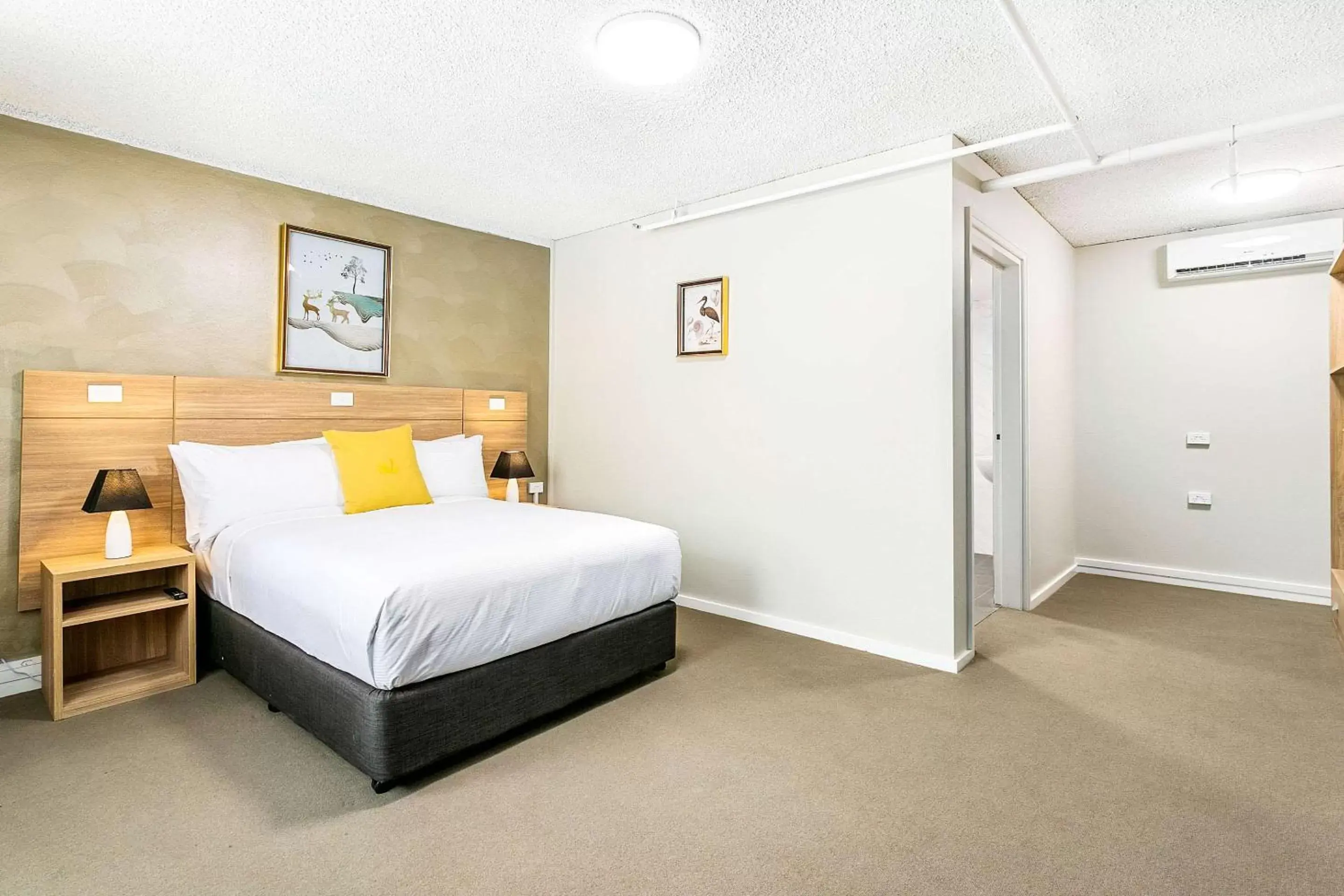 Double Room - Accessible/Non-Smoking in Quality Inn Sunshine Haberfield Double Room - Accessible/Non-Smoking in Quality Inn Sunshine Haberfield