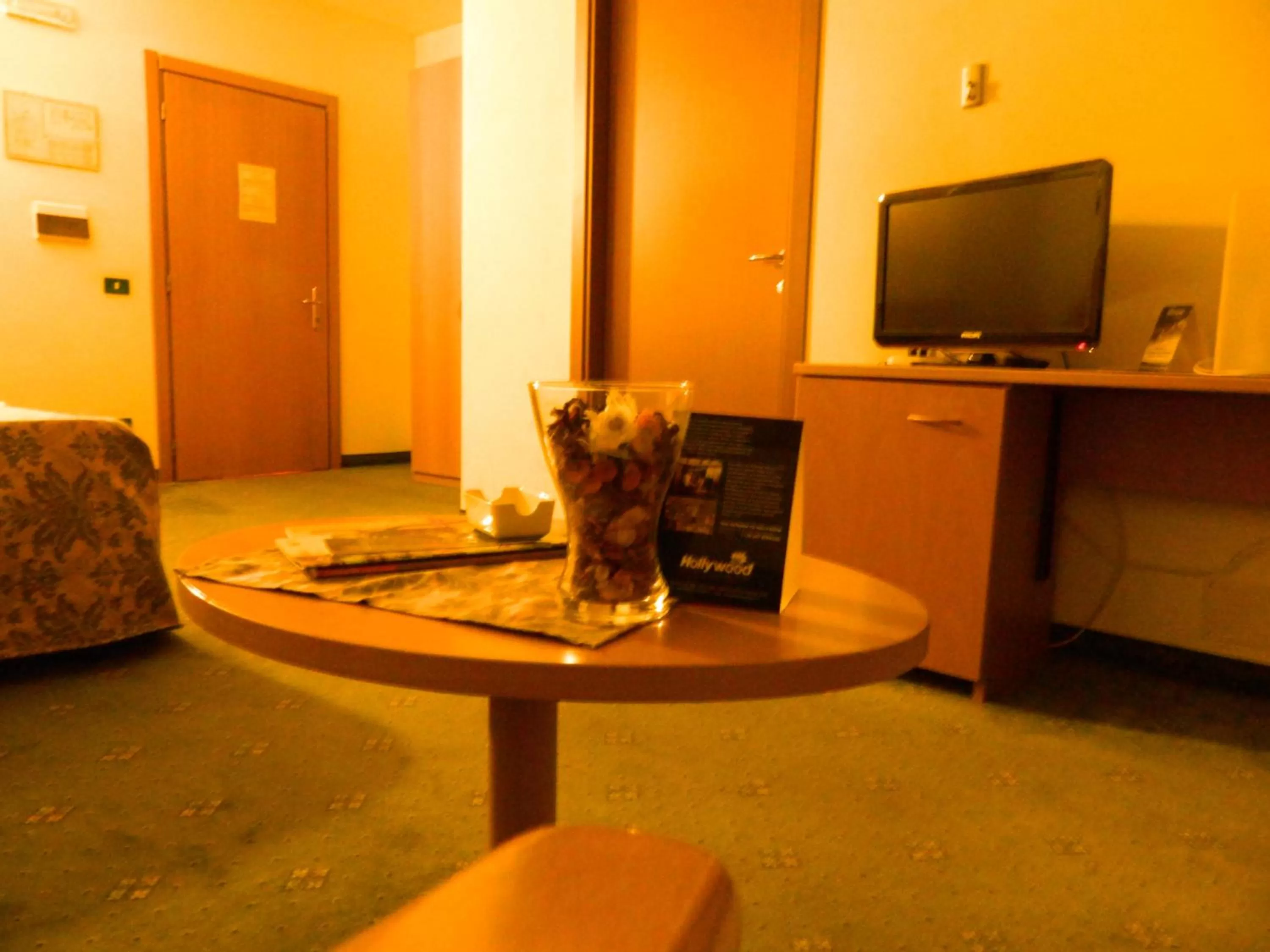 Decorative detail in Ascot Lodging