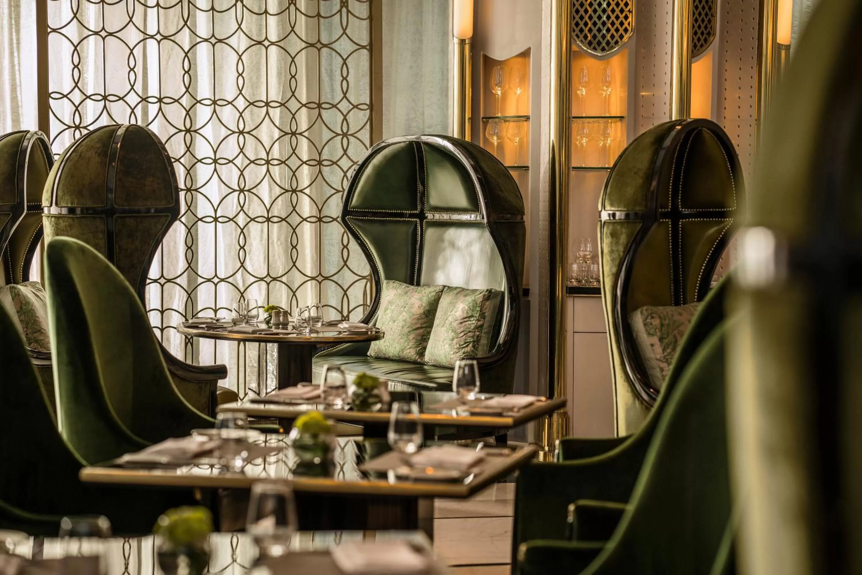 Food and drinks in Four Seasons Hotel Jakarta