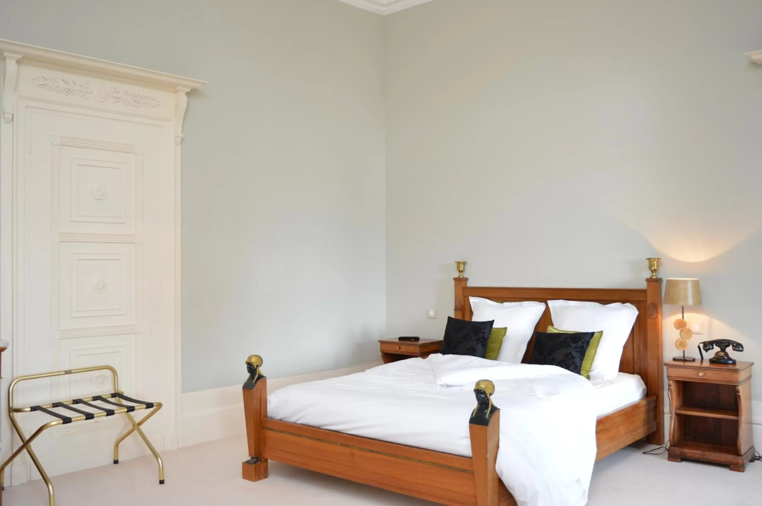 Deluxe Double Room with Garden View in Logis Hotels - Château Saint Marcel Deluxe Double Room with Garden View in Logis Hotels - Château Saint Marcel