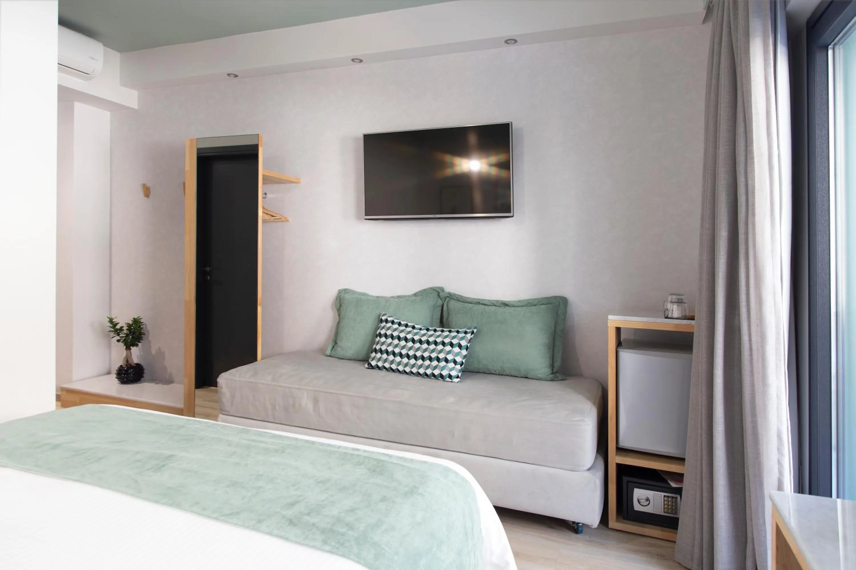 TV and multimedia, Bed in Be My Guest Athens