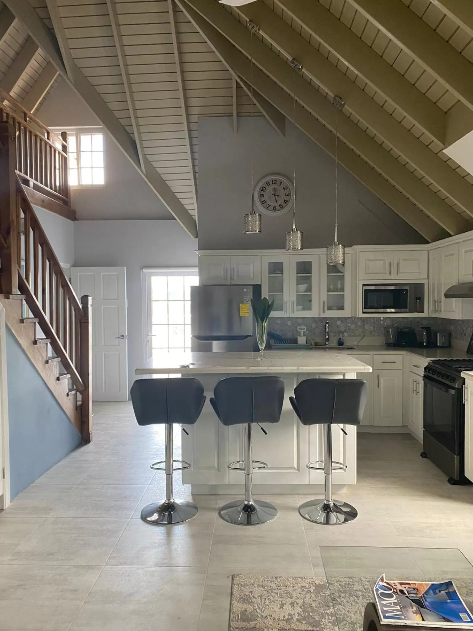 Kitchen or kitchenette in Seacastles by the beach/pool