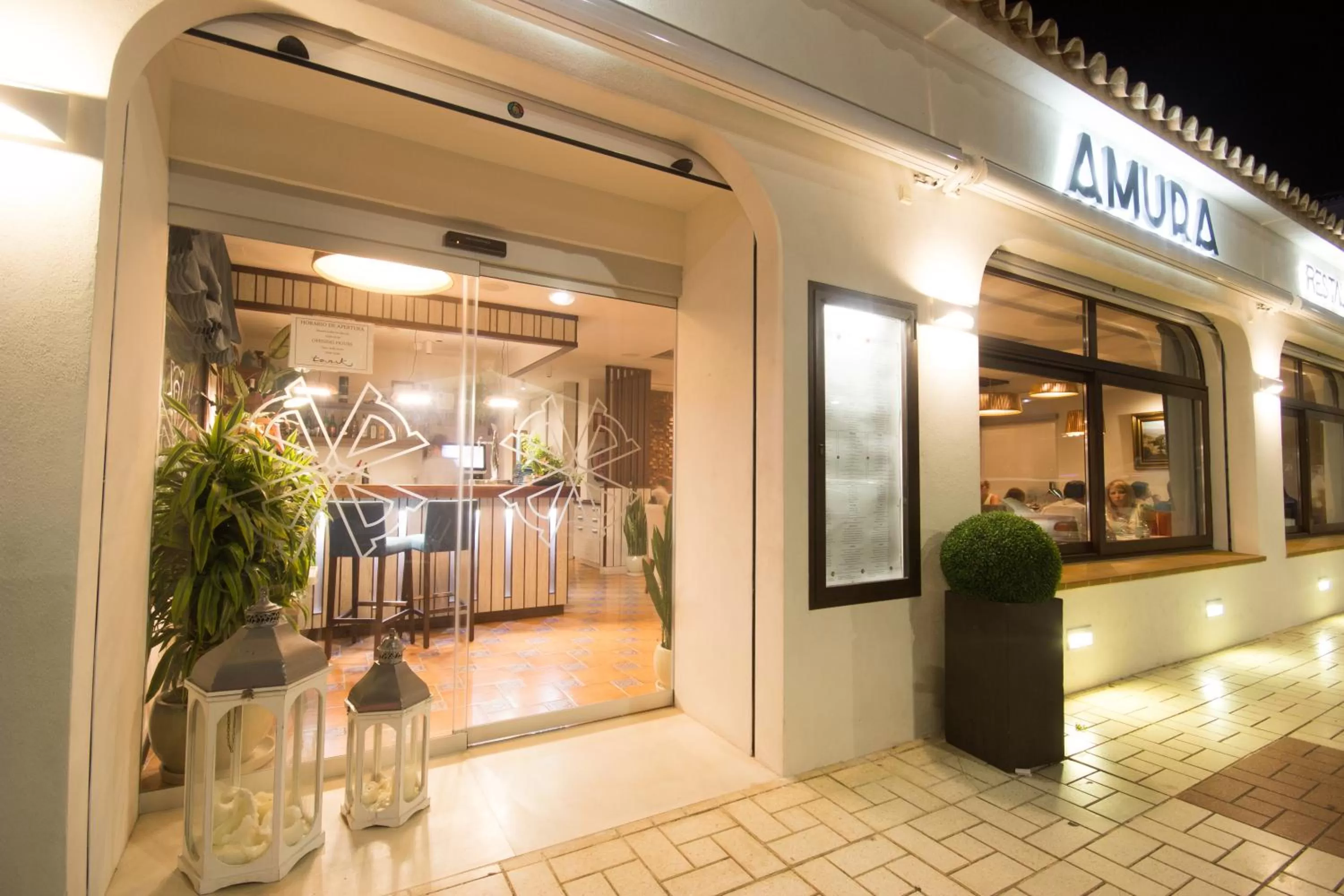 Restaurant/places to eat in Hotel Tarik