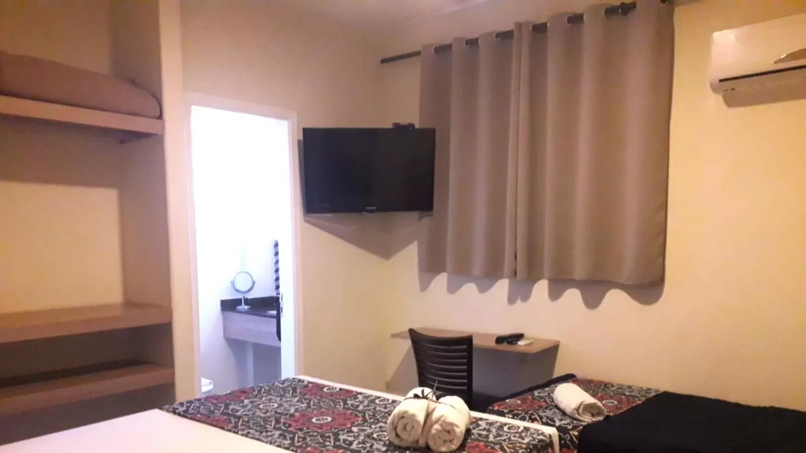 air conditioner, Bed in Costa Maris Beach Hotel Frente Mar