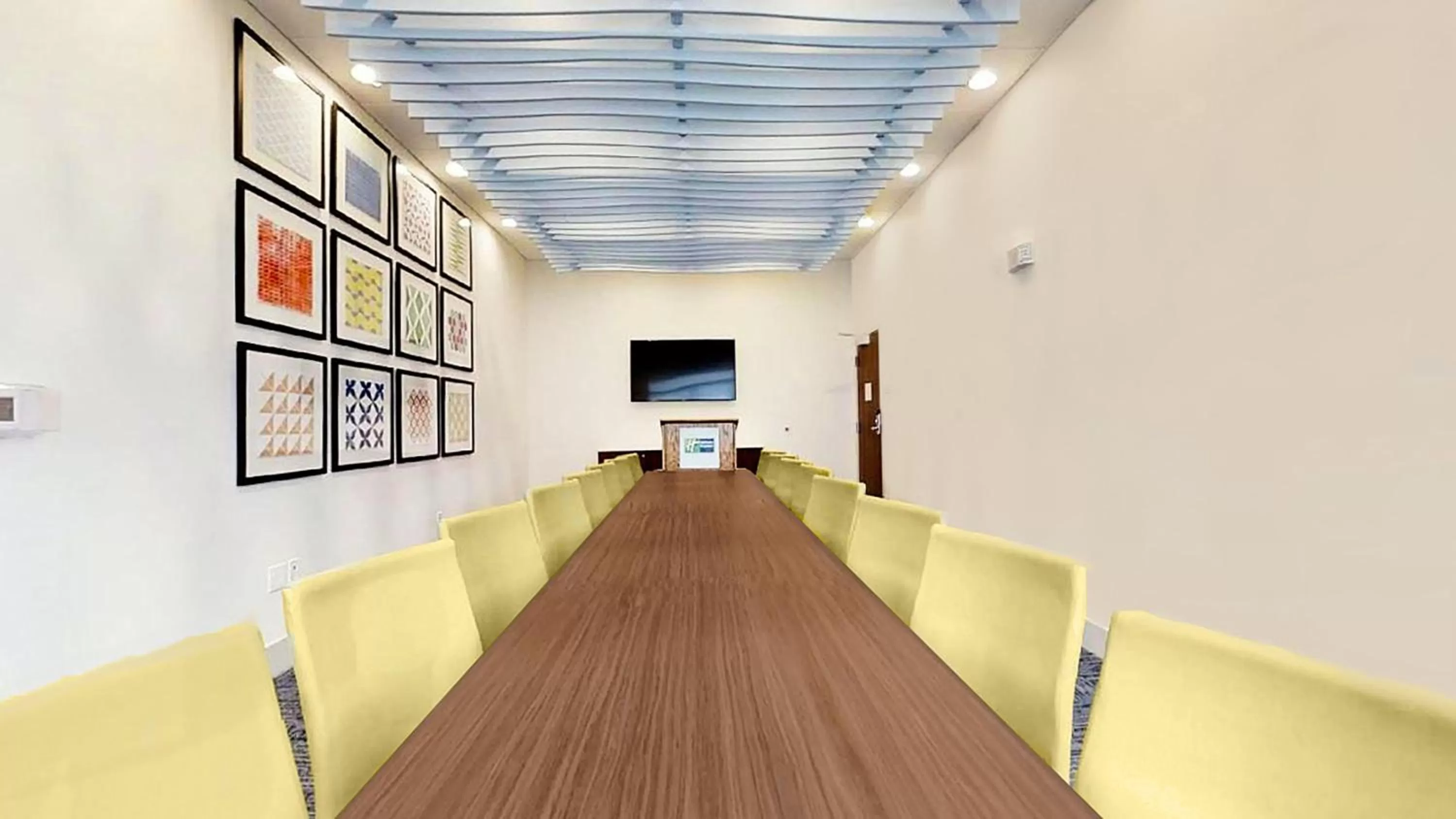 Meeting/conference room in Holiday Inn Express & Suites - Chalmette - New Orleans S by IHG