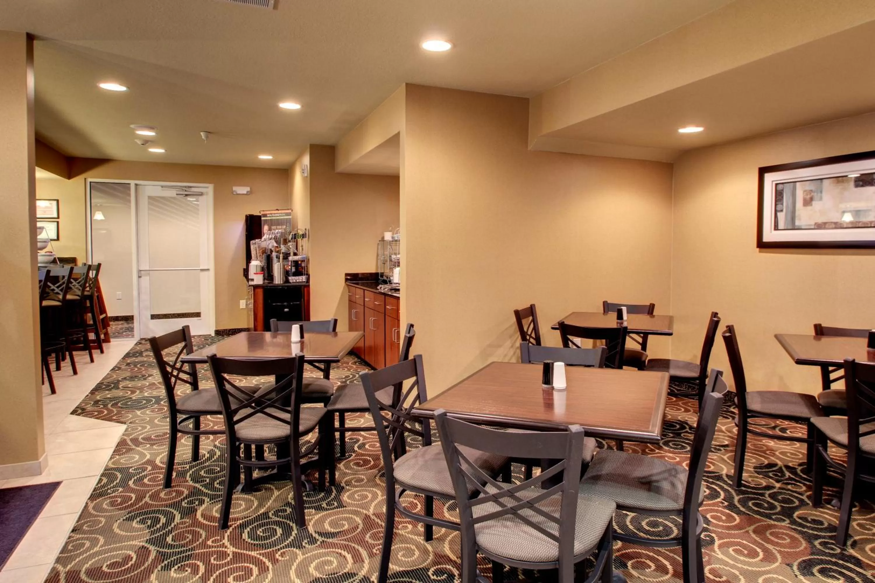 Lobby or reception in Cobblestone Hotel & Suites - Newton