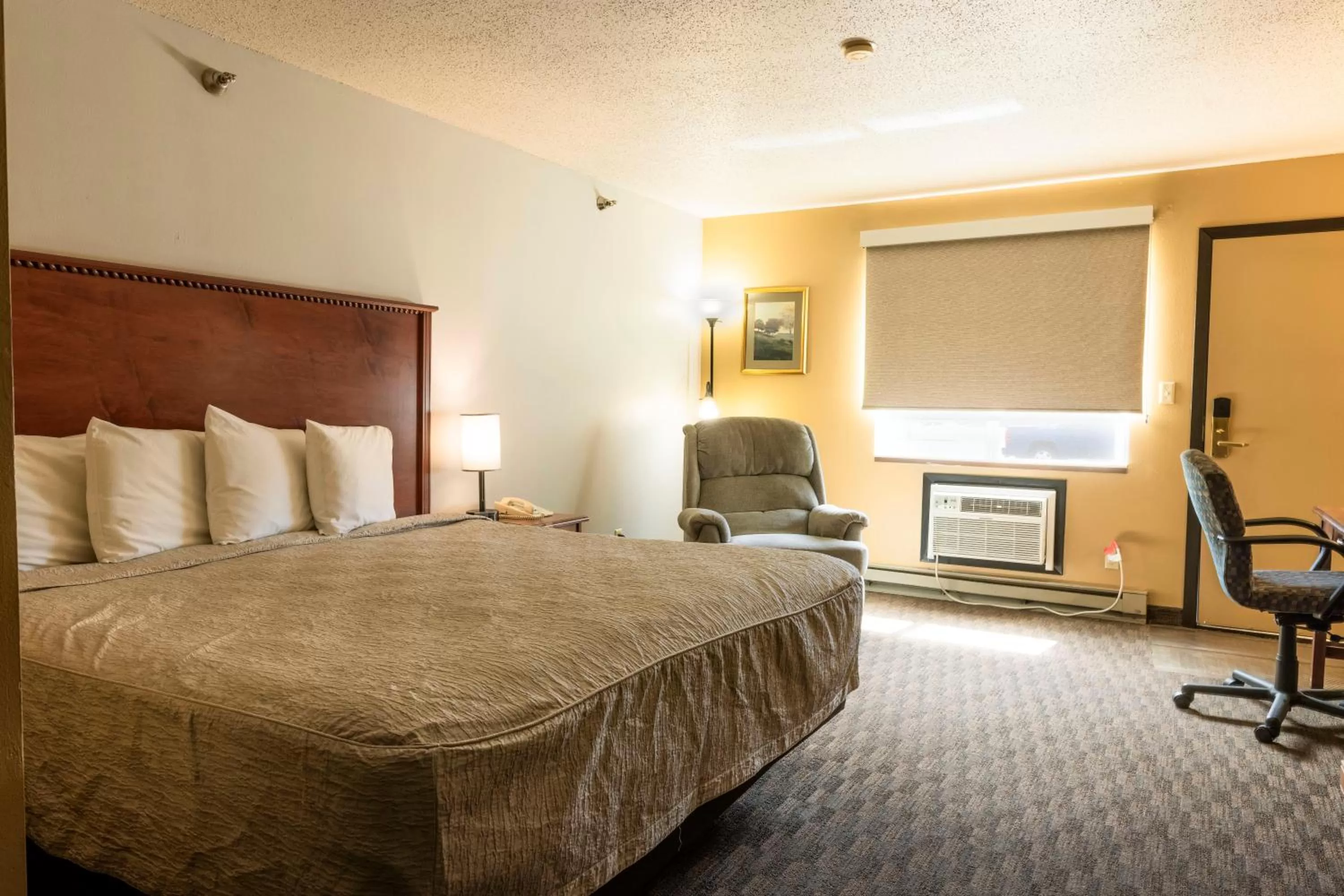 Bed in Governors Inn a Travelodge by Wyndham