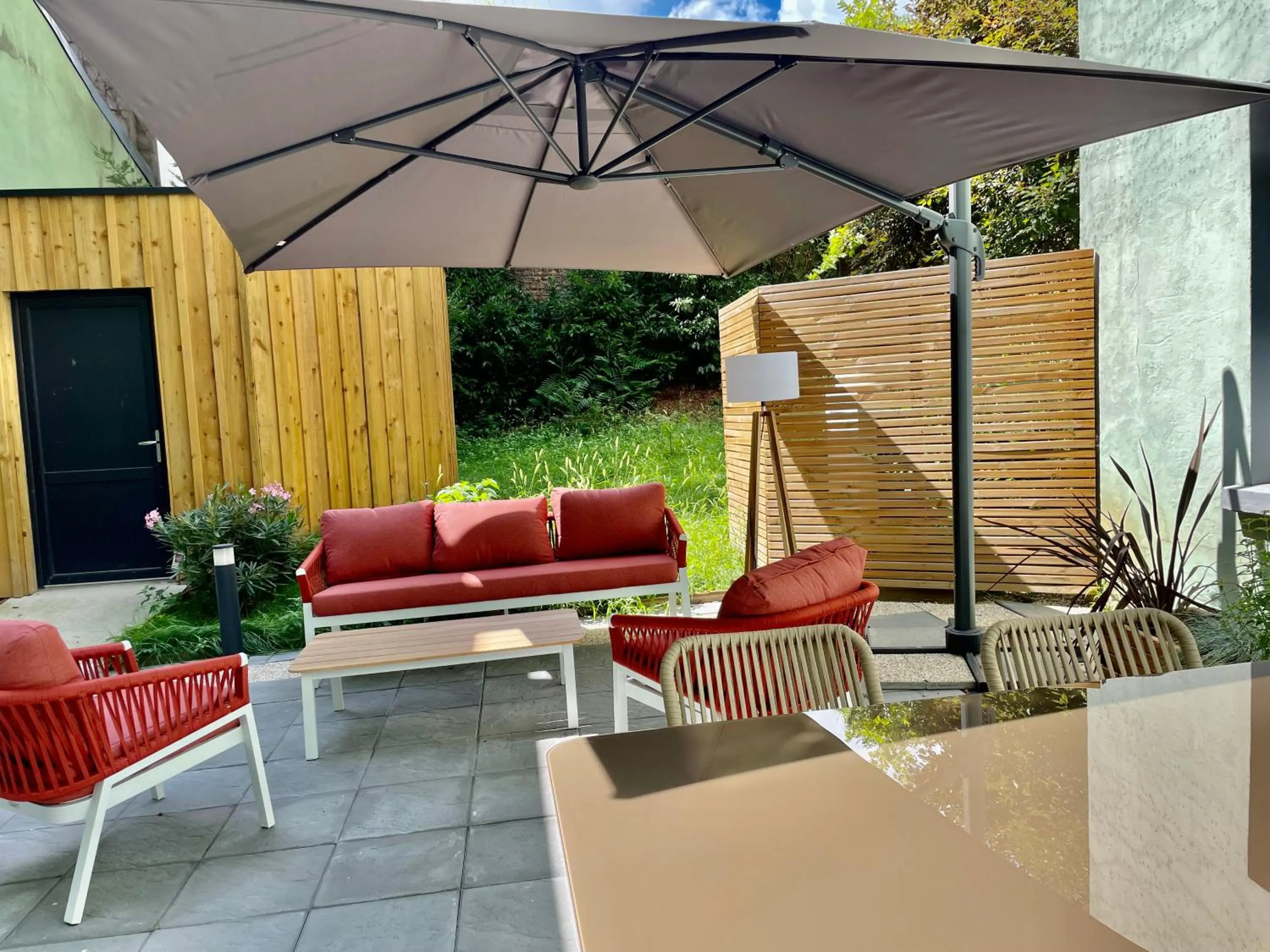 Patio in Hôtel Villa Berlioz