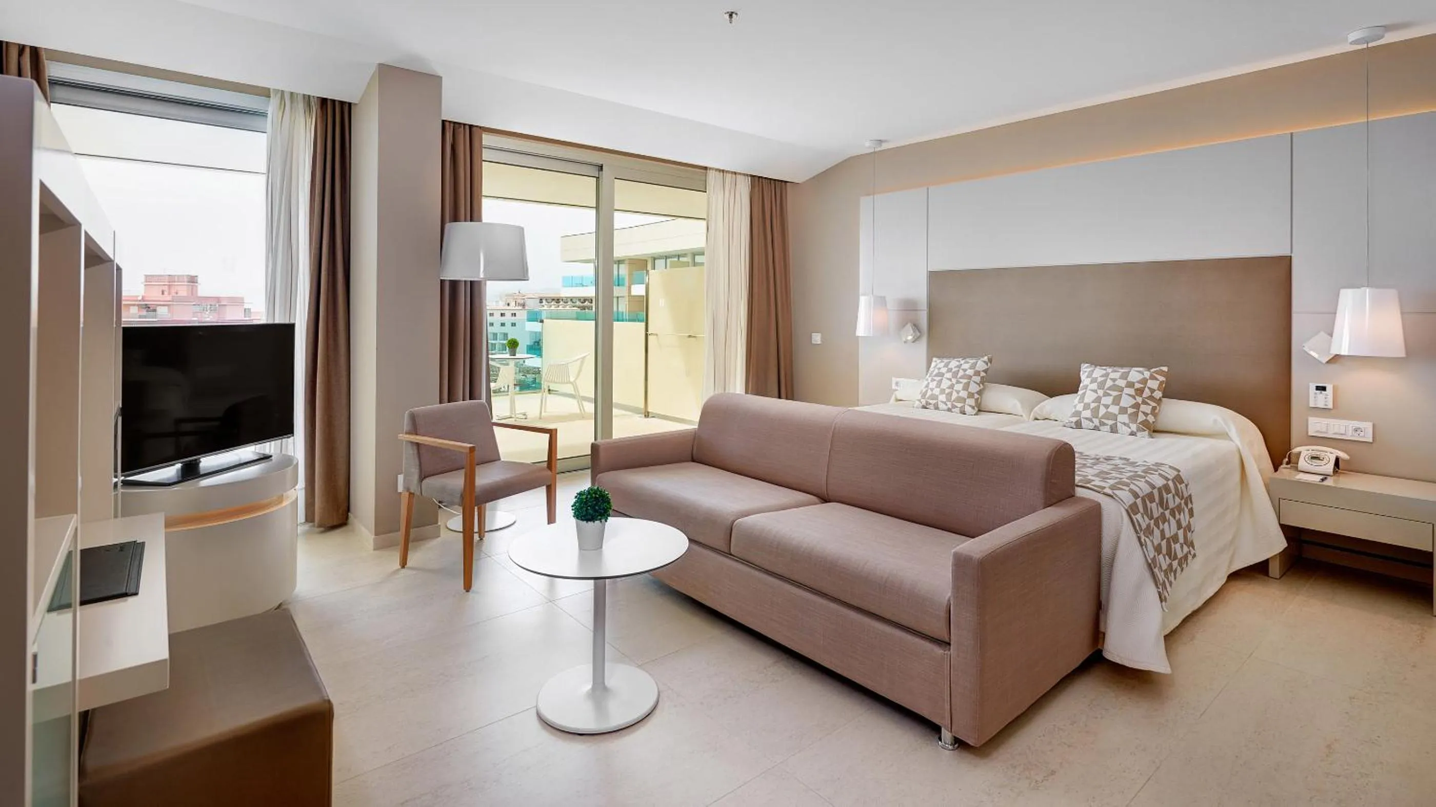 Bed in Hipotels Gran Playa de Palma