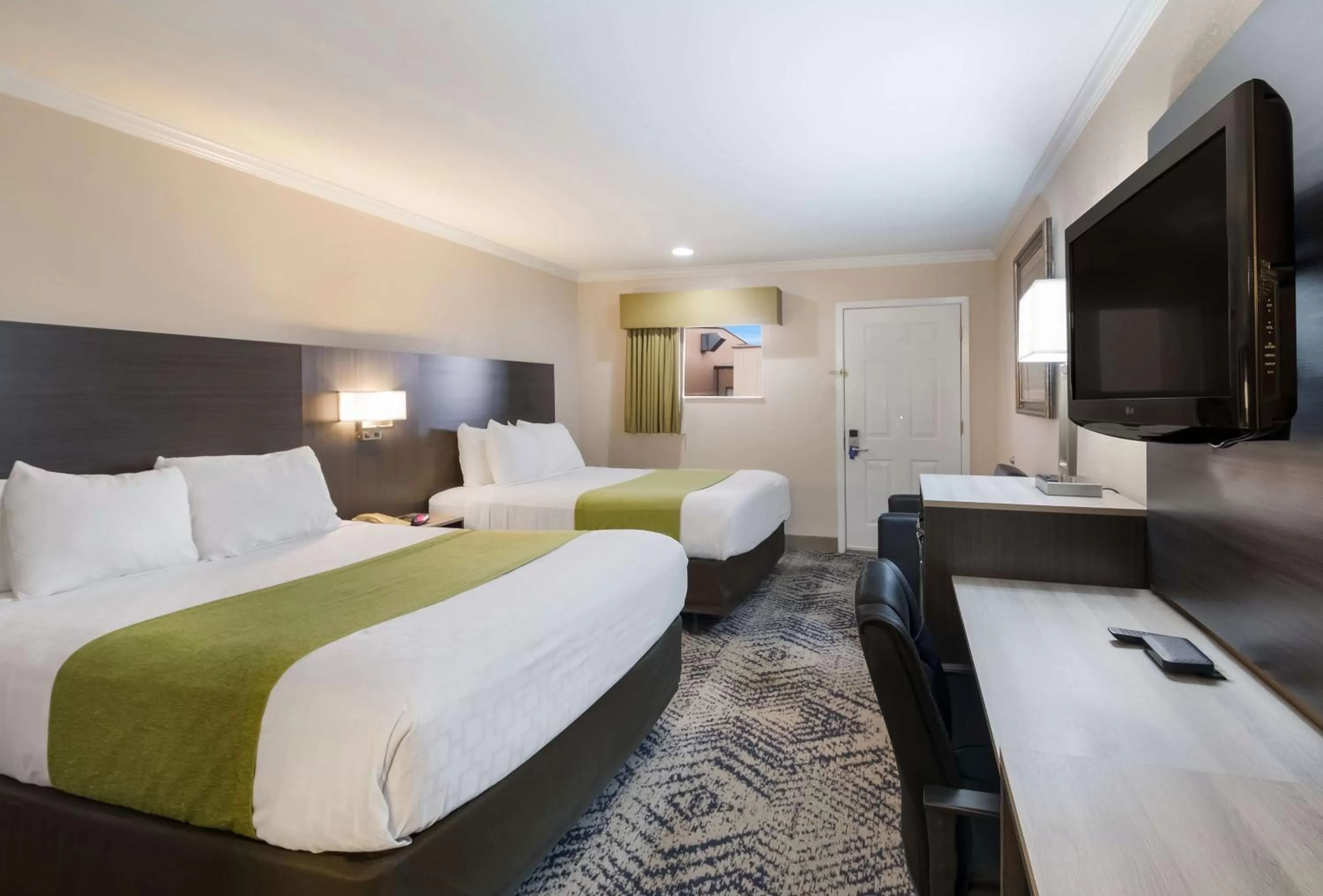 Bedroom, Bed in SureStay Hotel by Best Western Rockdale