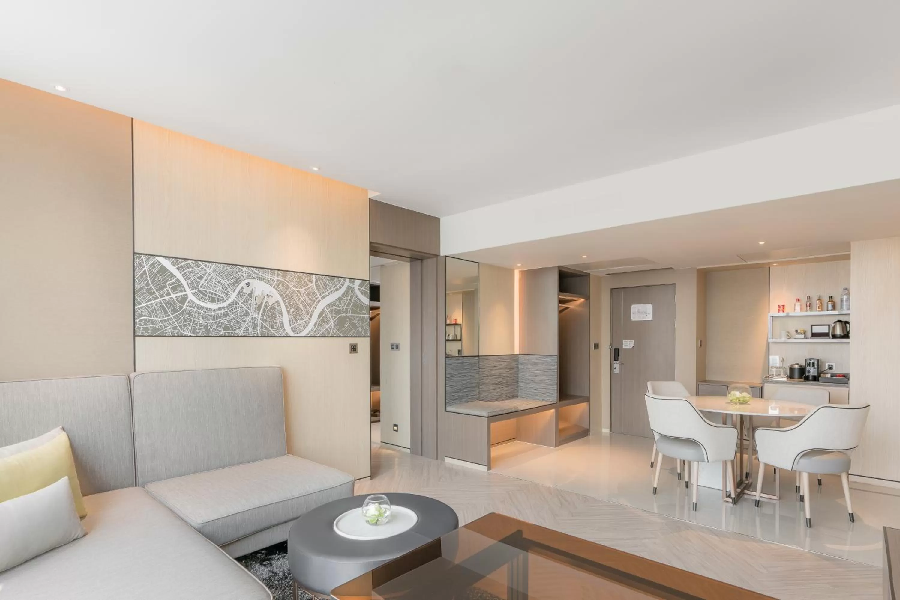 Living room in Pathumwan Princess Hotel