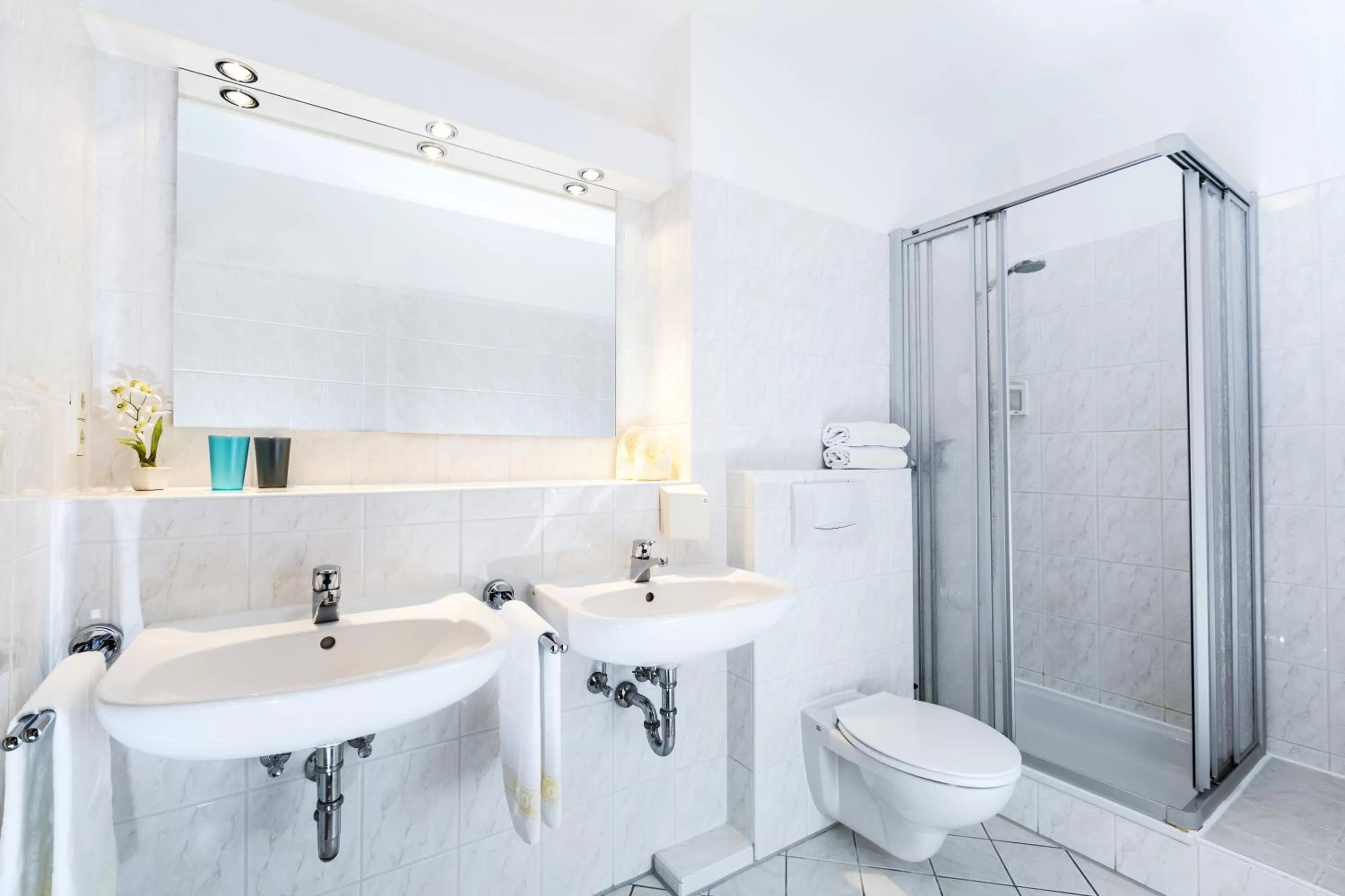 Bathroom in Globotel Hotel Garbsen