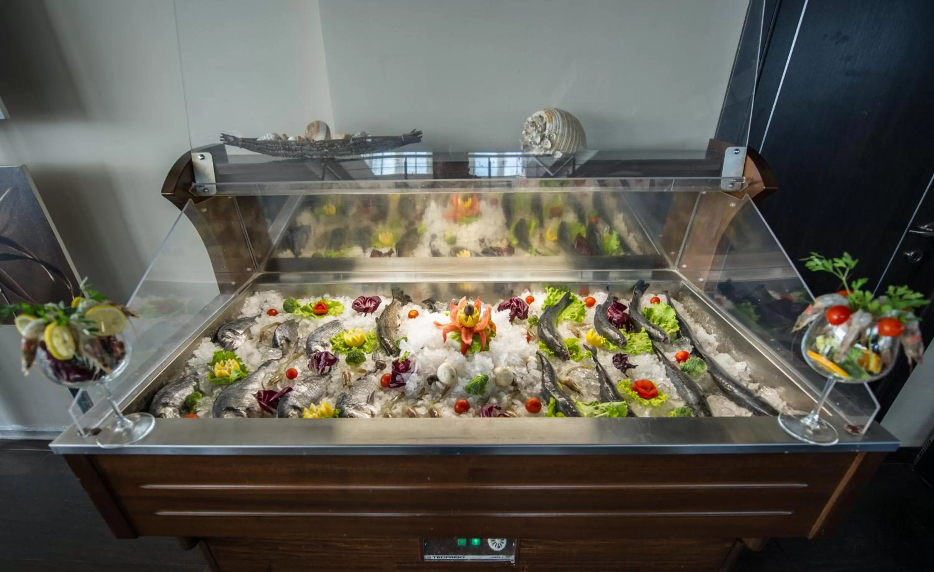 Restaurant/places to eat, Food in Luani A Hotel