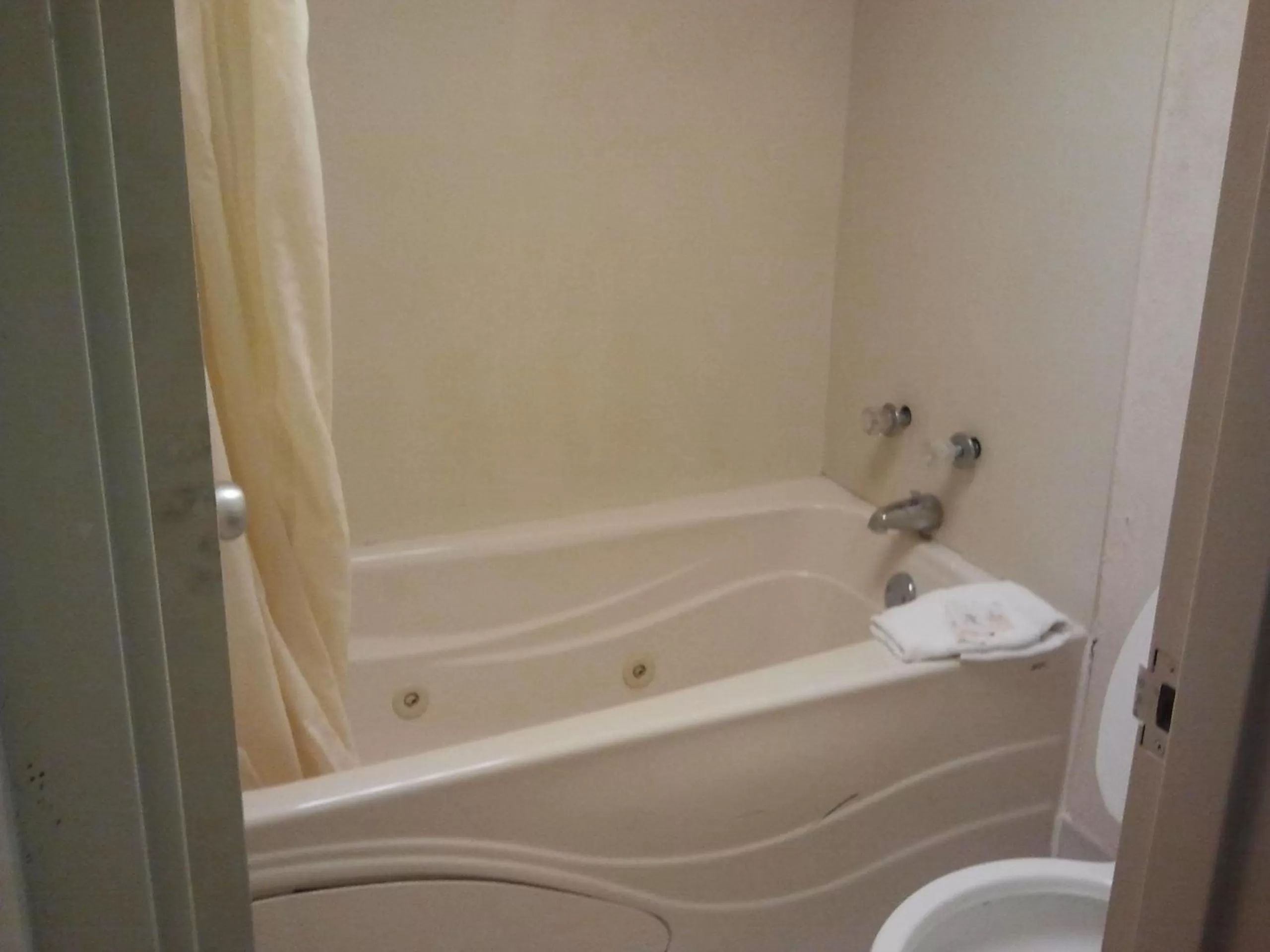 Studio 9 Inn & Suites