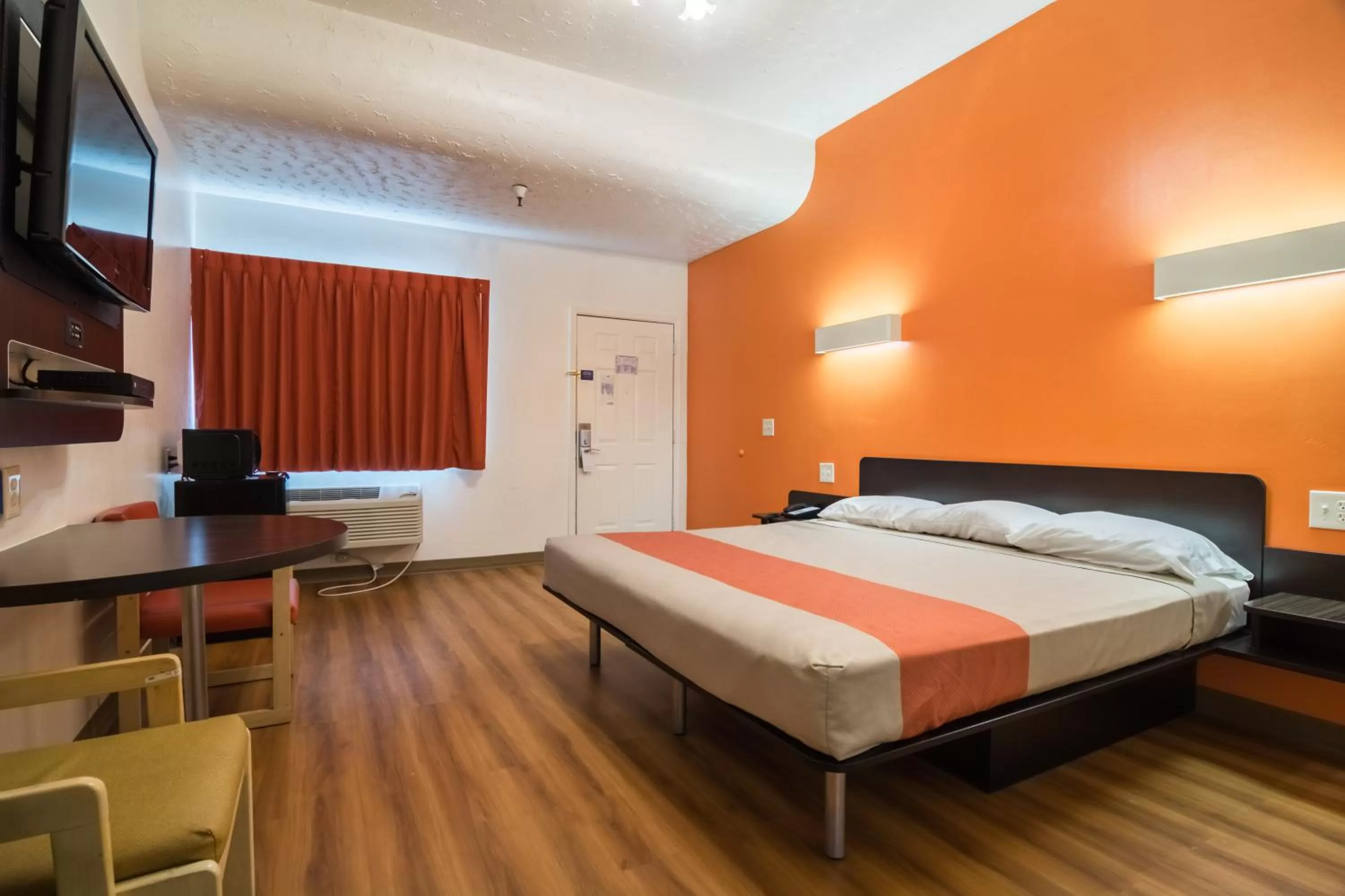 Bedroom, Bed in Motel 6-Globe, AZ