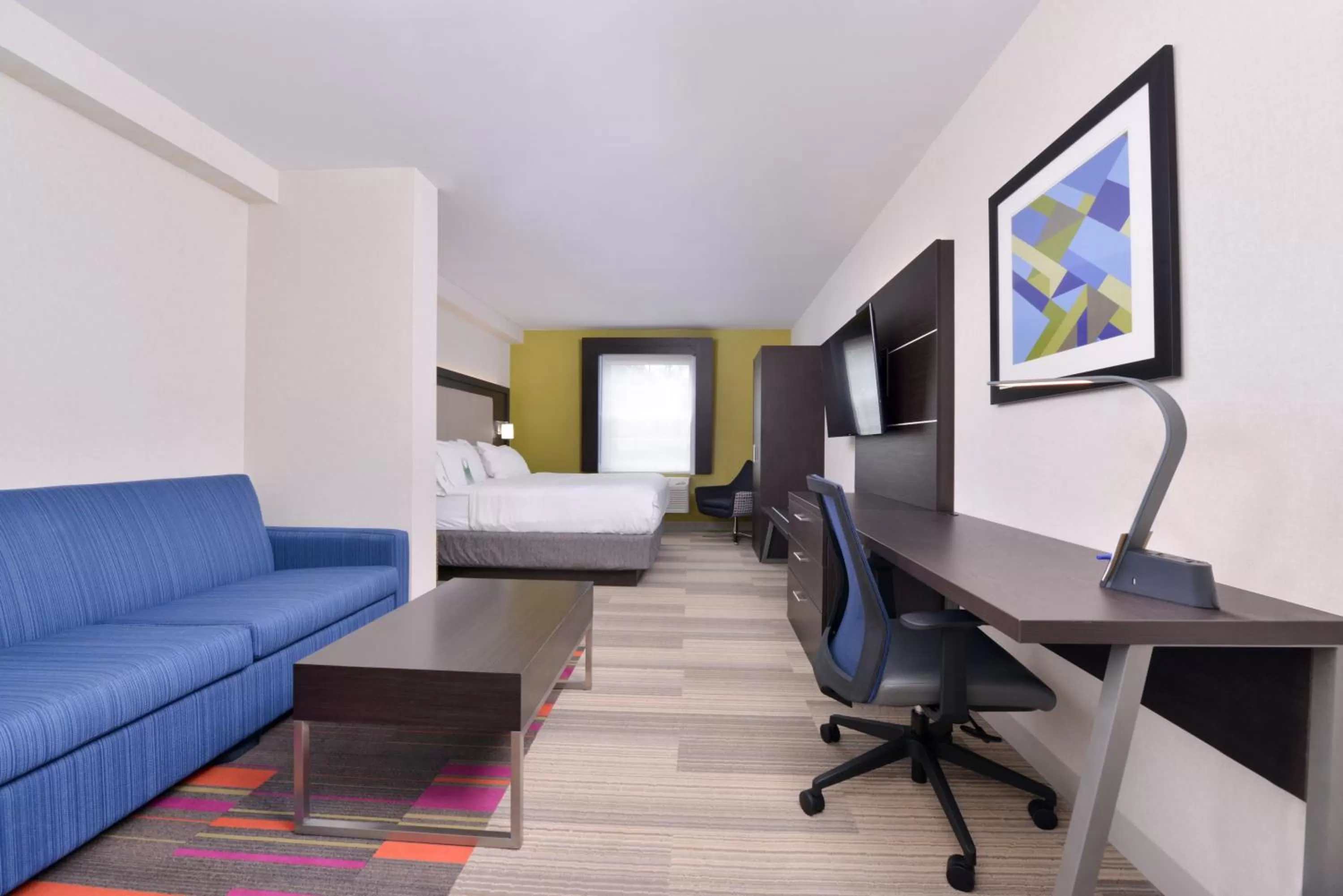 Photo of the whole room, Bed in Holiday Inn Express Mystic by IHG