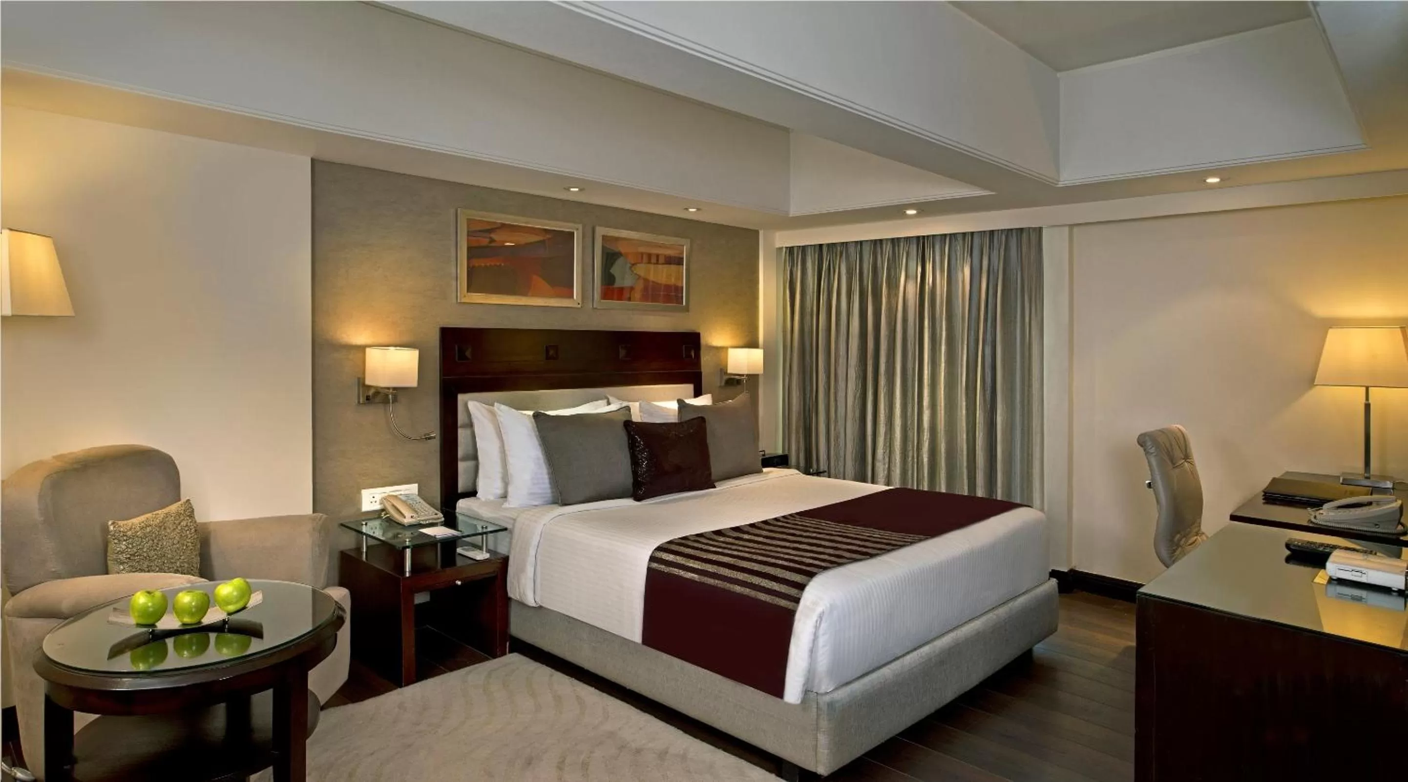 Bedroom, Bed in Fortune Park, Ahmedabad - Member ITC Hotels' Group
