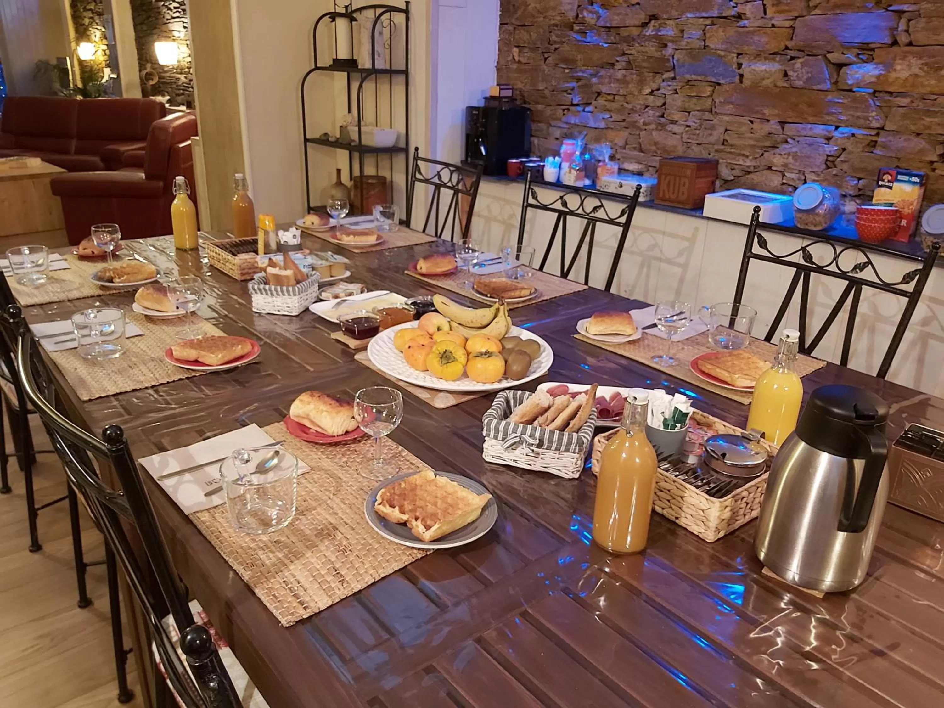 Dining area in Le Patio de Luchon