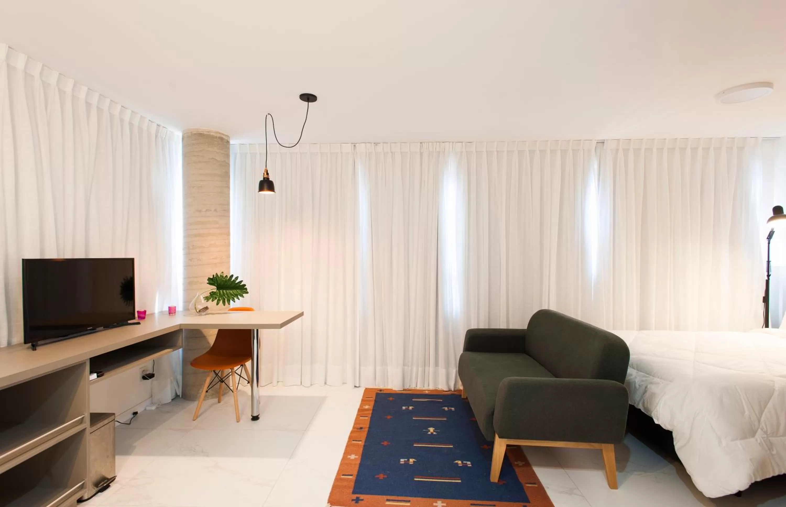 Bedroom, Seating Area in Cityhome GO 24 Porto Alegre