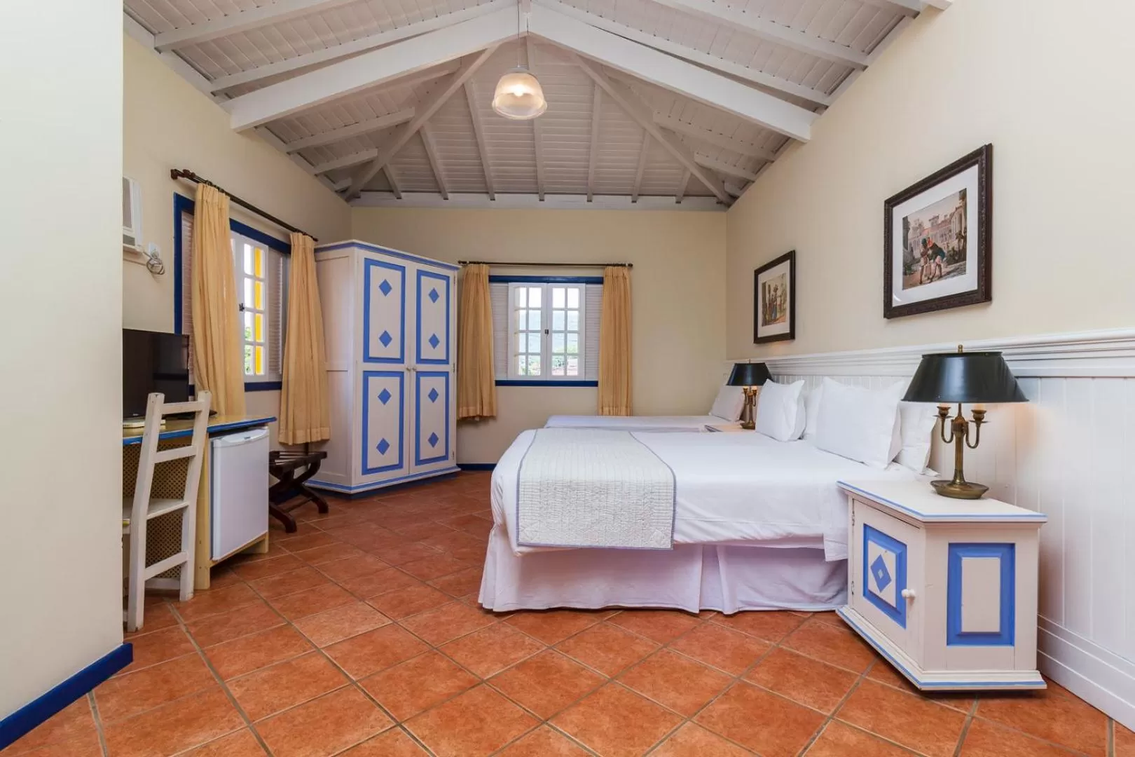 Bed in Pousada Corsario Paraty