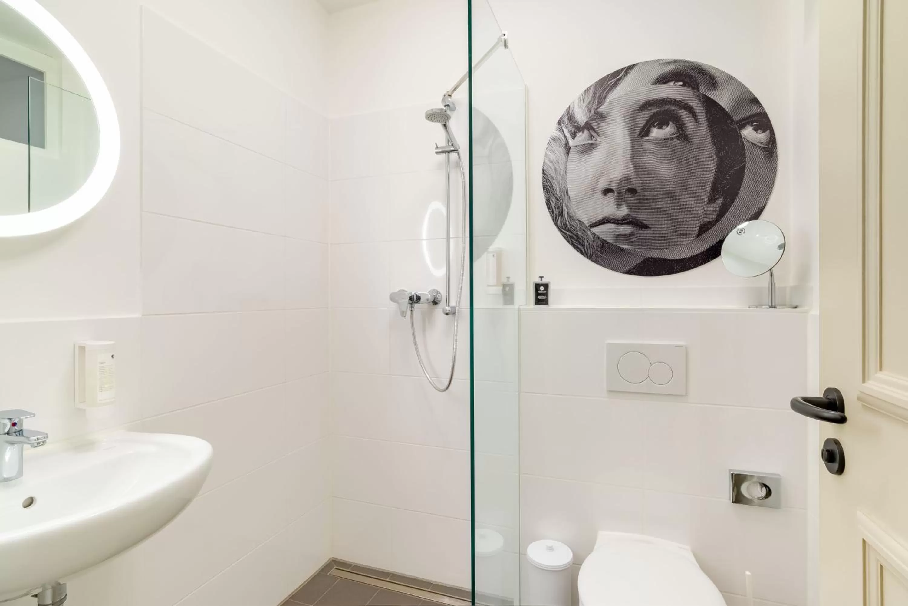 Shower in ANA Living Augsburg City Center by Arthotel ANA - Self-Service-Hotel