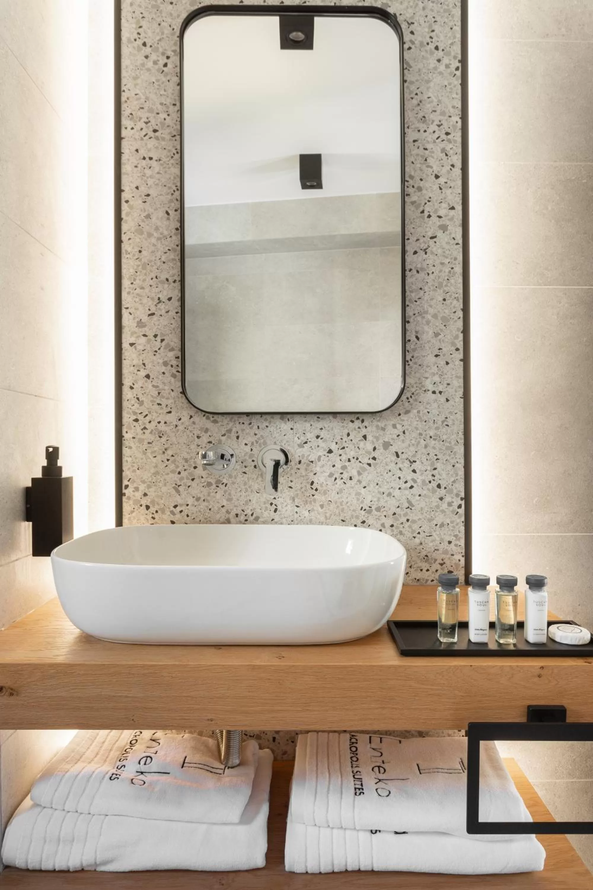 Toilet in 11 Enteka Acropolis Suites