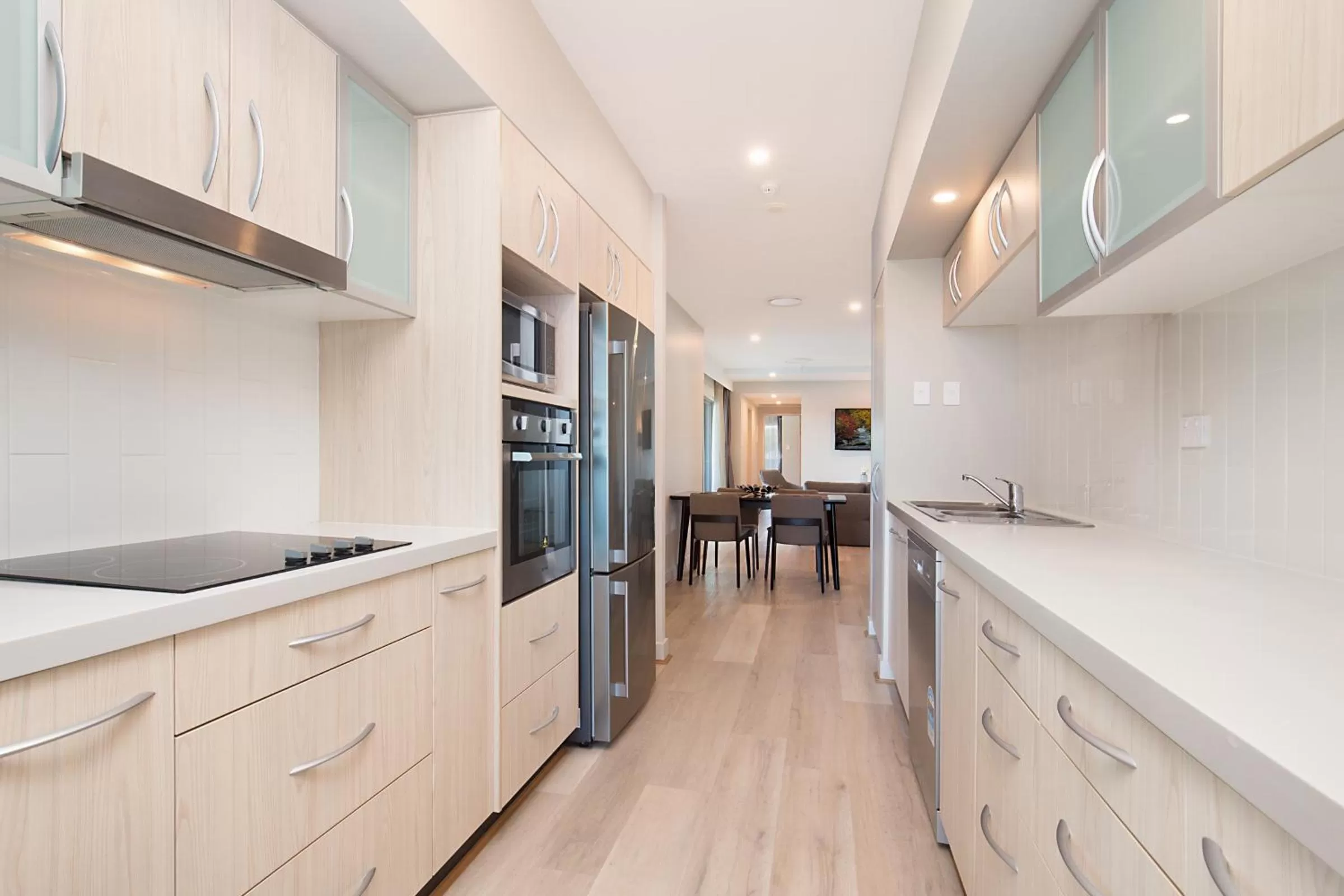 Kitchen or kitchenette in Jephson Hotel & Apartments