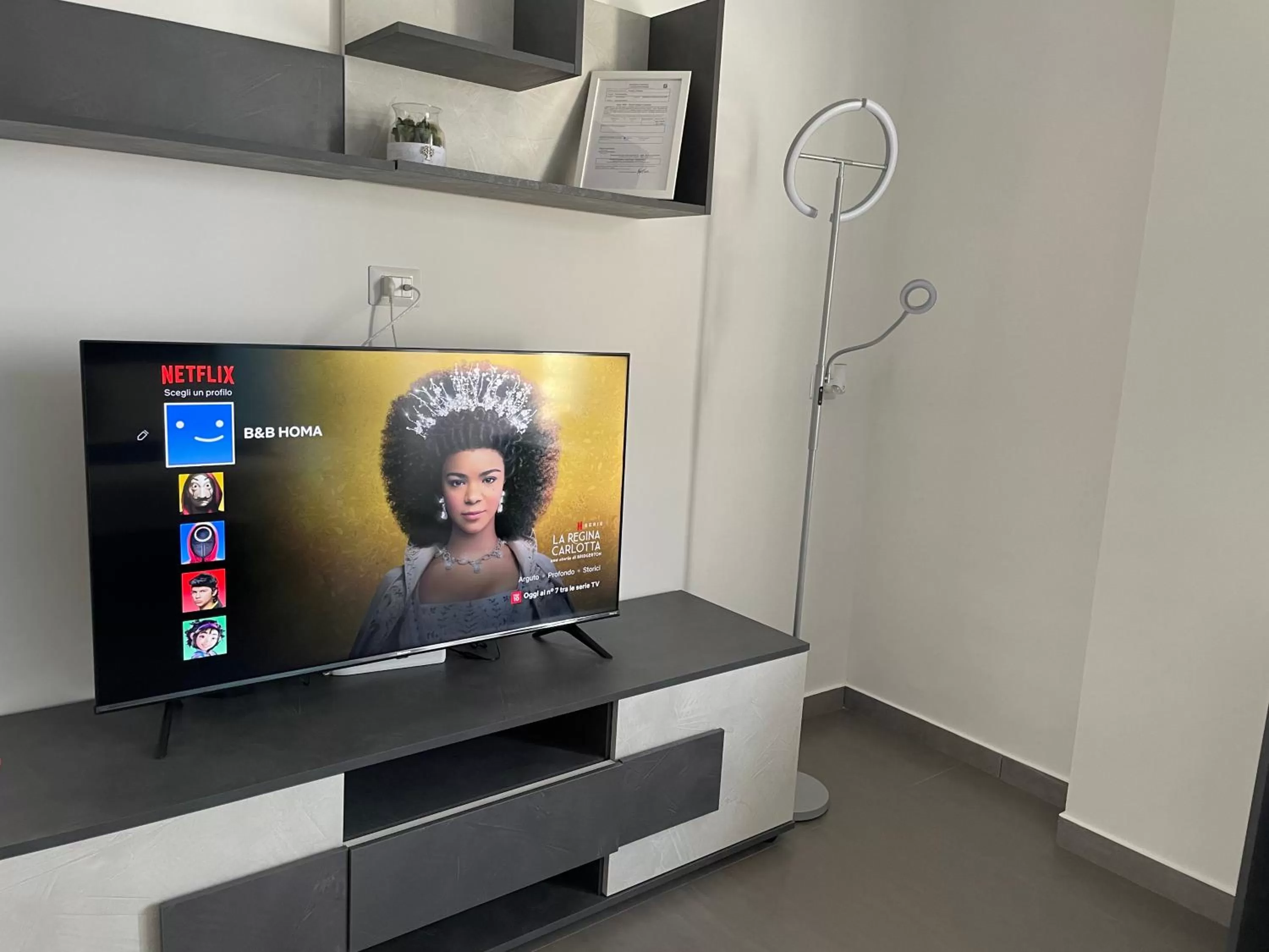 Communal lounge/ TV room, TV/Entertainment Center in BeB Homa