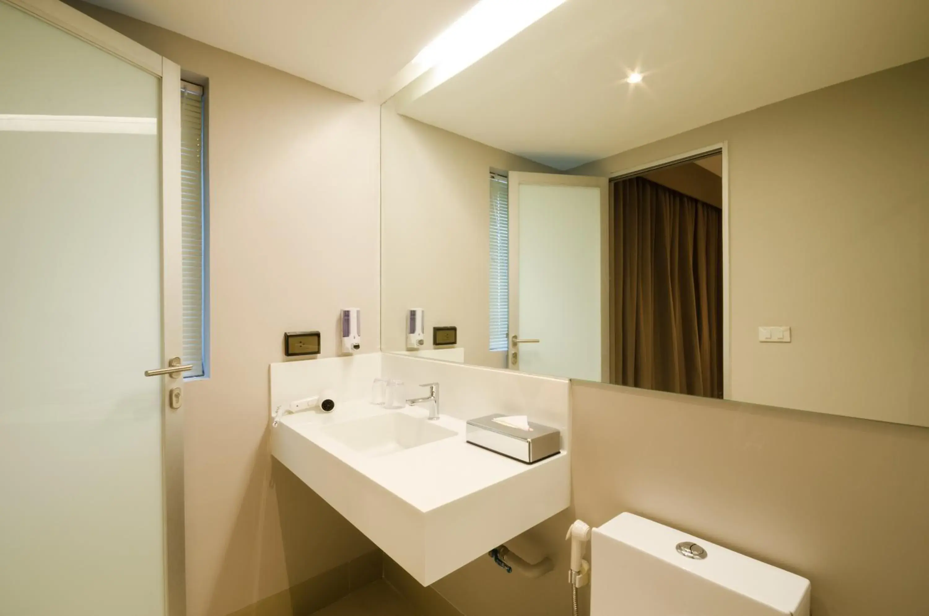 Superior Double or Twin Room in Bizotel Premier Hotel & Residence Superior Double or Twin Room in Bizotel Premier Hotel & Residence