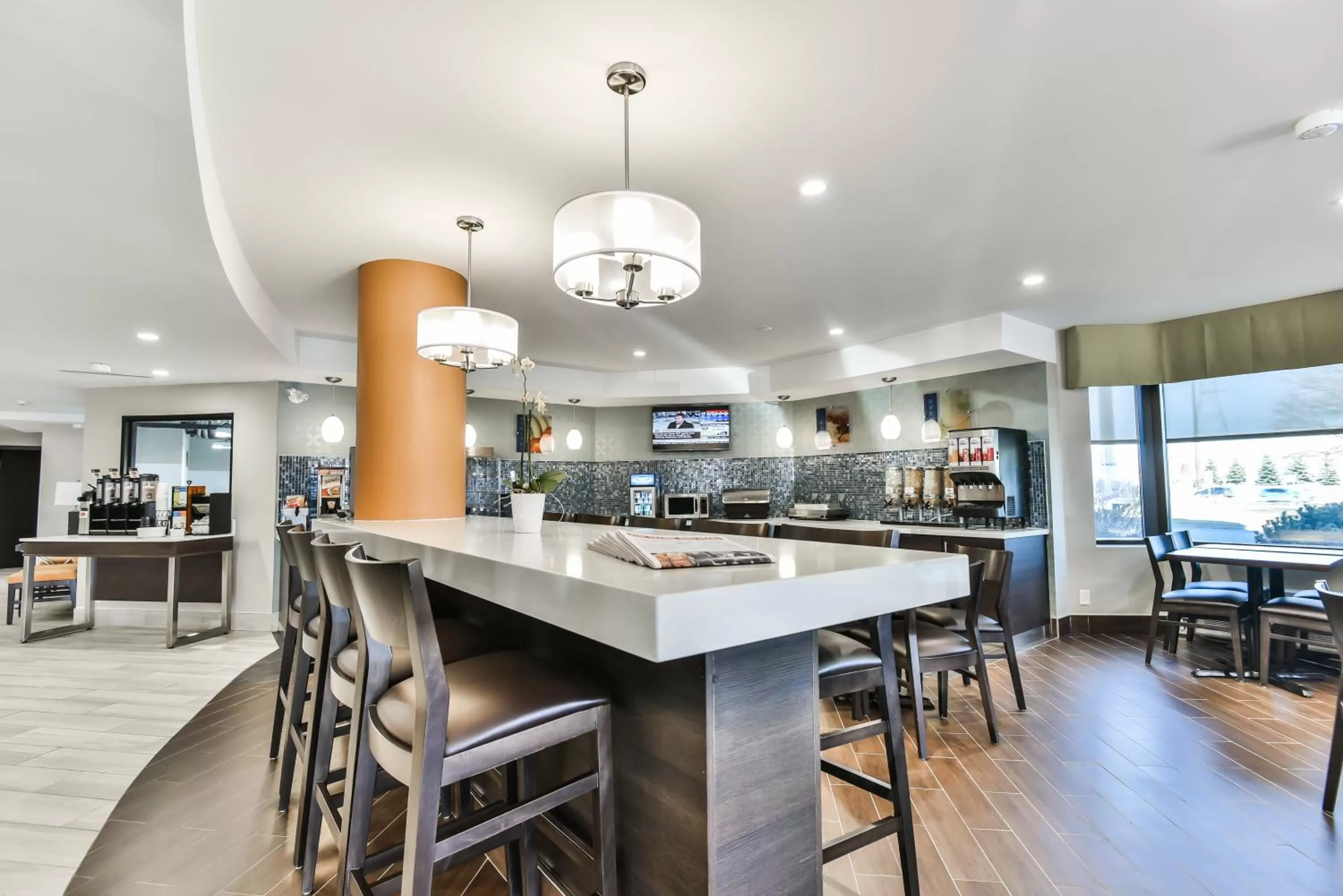 Food and drinks in Best Western Plus Cambridge Hotel